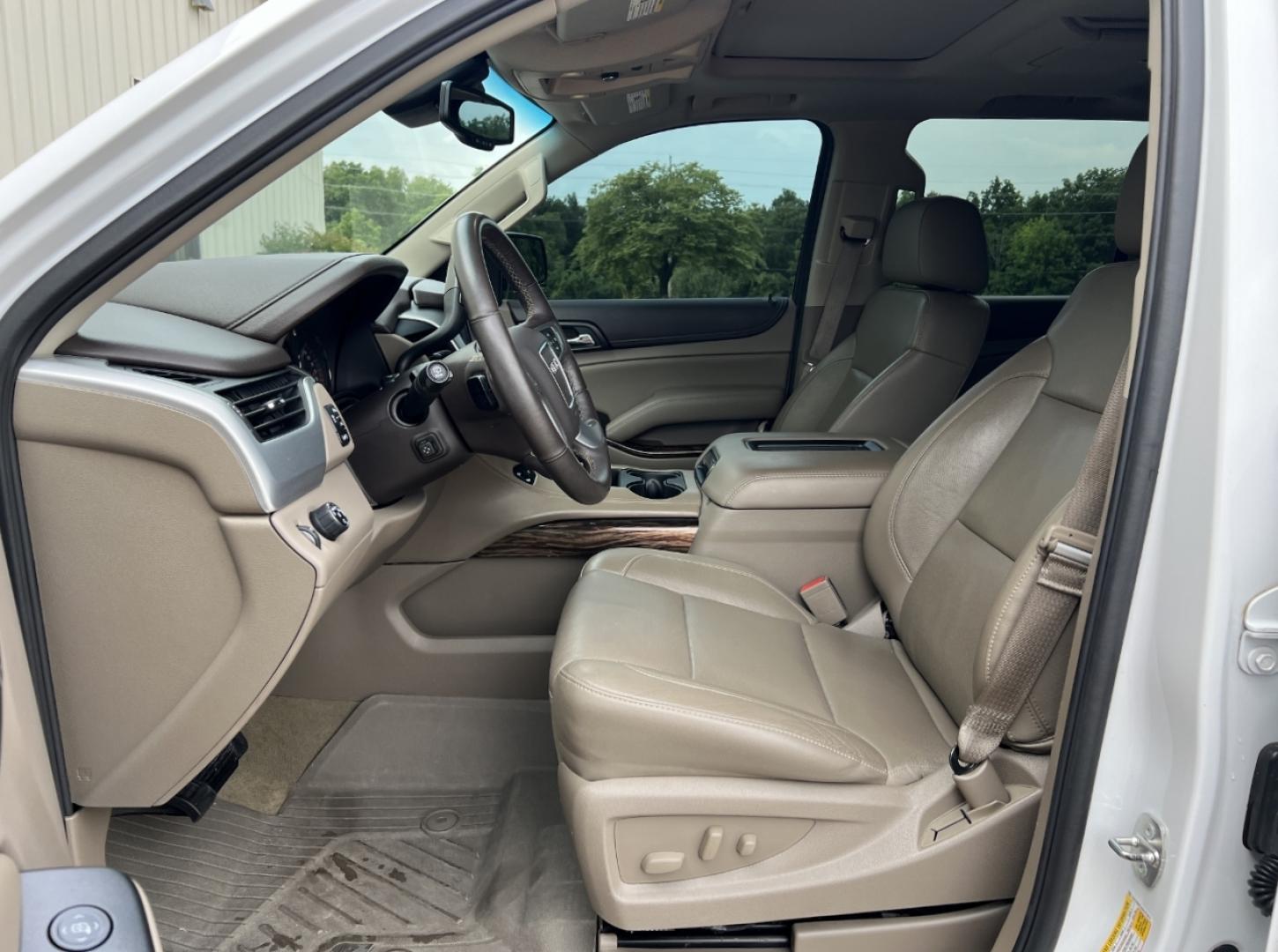 2016 WHITE /Tan Leather GMC Yukon SLT 2WD (1GKS1BKC4GR) with an 5.3L V8 engine, Automatic transmission, located at 506 S. Kingshighway, Cape Girardeau, MO, 63703, (573) 235-5000, 37.294991, -89.553635 - 2016 GMC Yukon SLT 151xxx miles Rear Wheel Drive 5.3L V8 Automatic Leather 3rd Row Navigation Rear Entertainment Power/Heated/Cooled Seats Heated Rear Seats Backup Camera Sunroof Bluetooth Remote Start Cruise Power Windows/Locks/Mirrors We have financing available and we accept trad - Photo#18