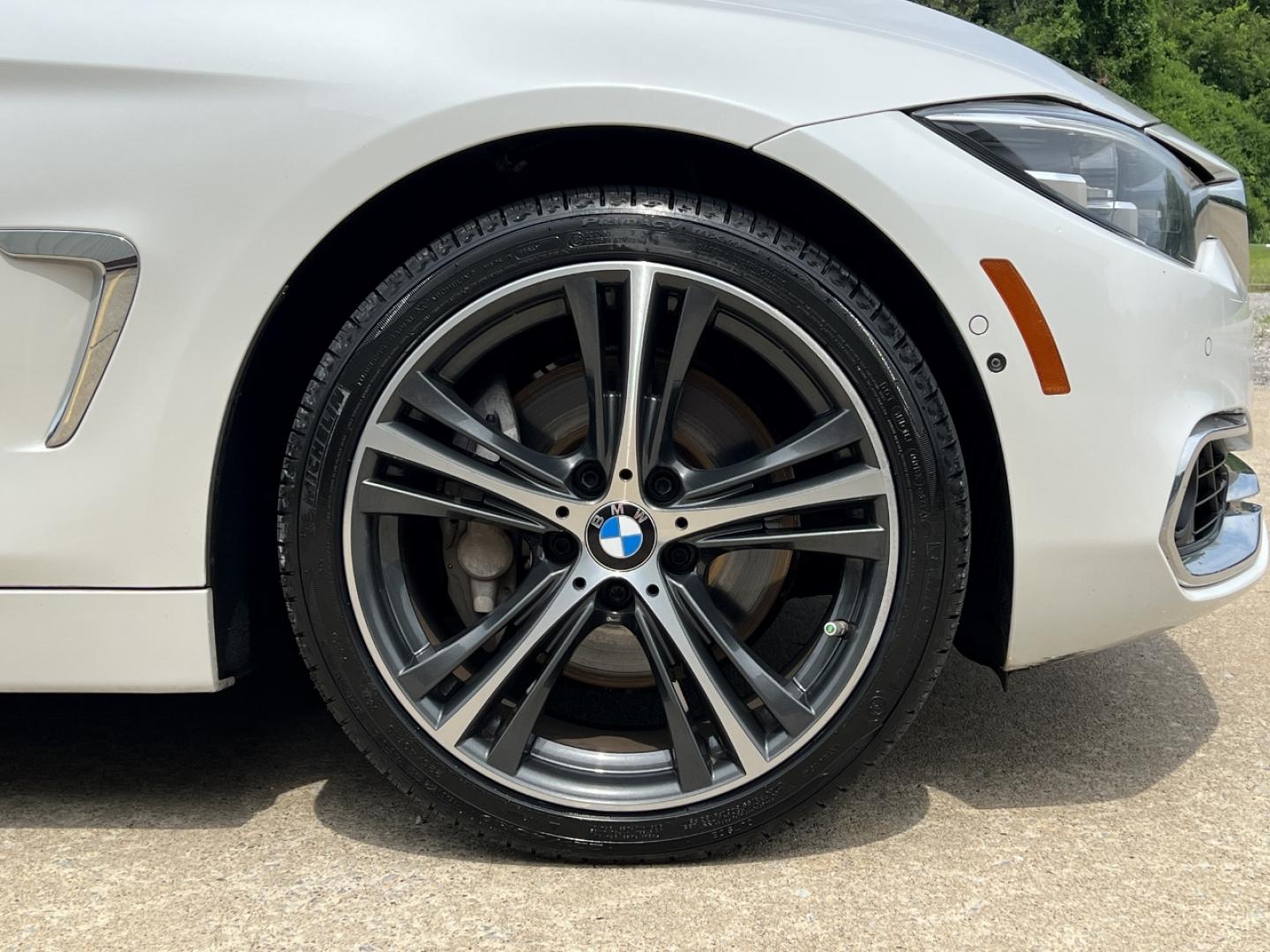 2018 WHITE /Blue Leather BMW 4-Series 440i convertible (WBA4Z7C58JE) with an 3.0L V6 DOHC 24V engine, Automatic transmission, located at 2990 Old Orchard Rd., Jackson, MO, 63755, 37.354214, -89.612106 - 2018 BMW 440i Only 50xxx miles All Wheel Drive 3.0L I6 Automatic Leather Navigation Power/Heated Seats Backup Camera Bluetooth Cruise Power Windows/Locks/Mirrors We have financing available and we accept trades! Fill out a credit application on our website or come by today! If you have - Photo#40