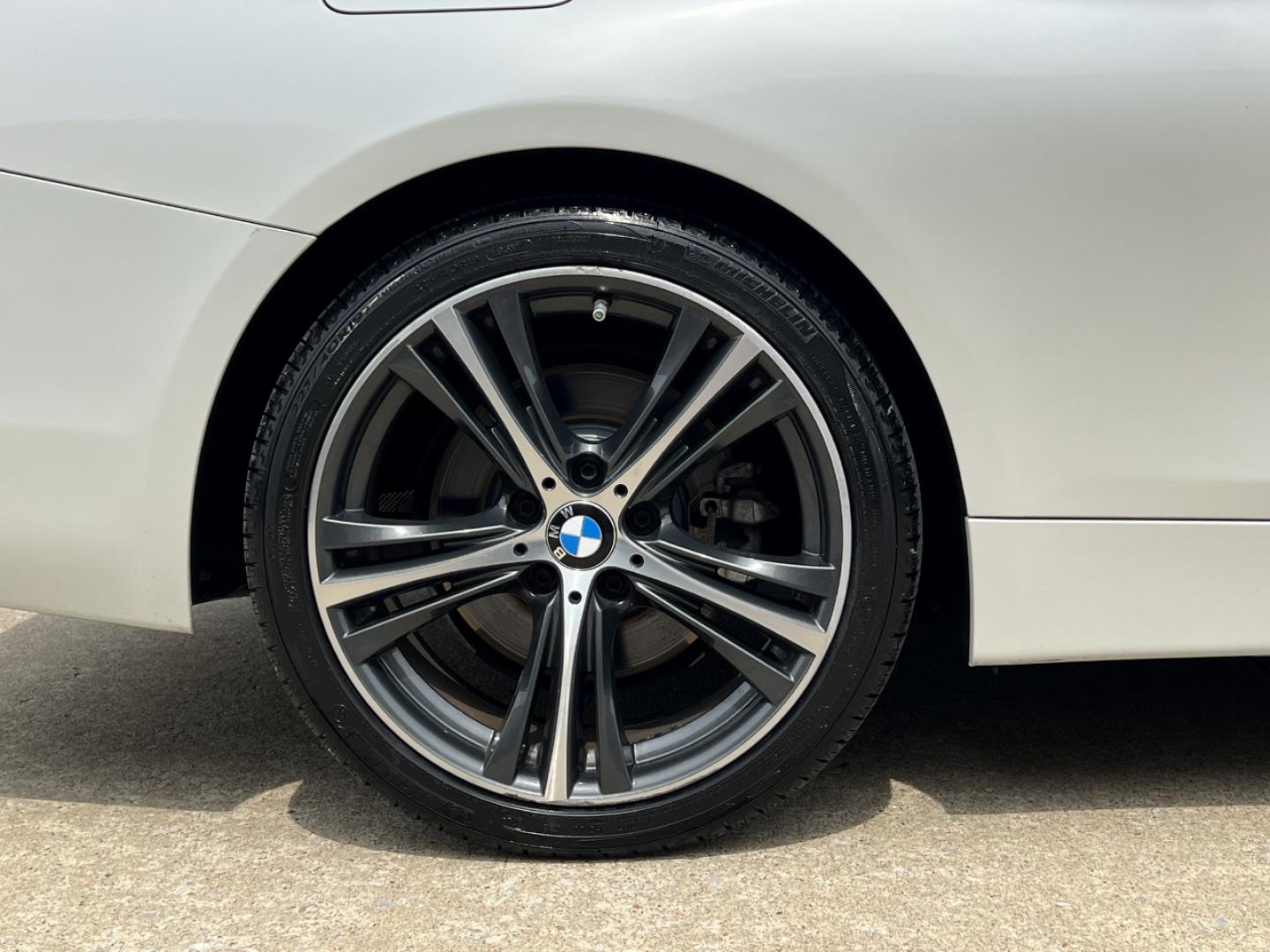 2018 WHITE /Blue Leather BMW 4-Series 440i convertible (WBA4Z7C58JE) with an 3.0L V6 DOHC 24V engine, Automatic transmission, located at 2990 Old Orchard Rd., Jackson, MO, 63755, 37.354214, -89.612106 - 2018 BMW 440i Only 50xxx miles All Wheel Drive 3.0L I6 Automatic Leather Navigation Power/Heated Seats Backup Camera Bluetooth Cruise Power Windows/Locks/Mirrors We have financing available and we accept trades! Fill out a credit application on our website or come by today! If you have - Photo#39