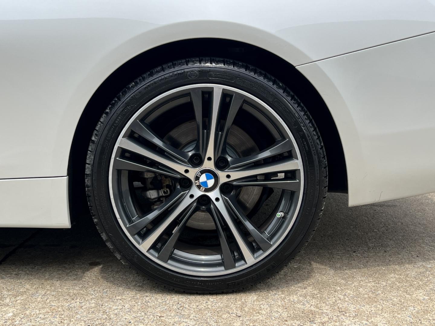 2018 WHITE /Blue Leather BMW 4-Series 440i convertible (WBA4Z7C58JE) with an 3.0L V6 DOHC 24V engine, Automatic transmission, located at 2990 Old Orchard Rd., Jackson, MO, 63755, 37.354214, -89.612106 - 2018 BMW 440i Only 50xxx miles All Wheel Drive 3.0L I6 Automatic Leather Navigation Power/Heated Seats Backup Camera Bluetooth Cruise Power Windows/Locks/Mirrors We have financing available and we accept trades! Fill out a credit application on our website or come by today! If you have - Photo#38