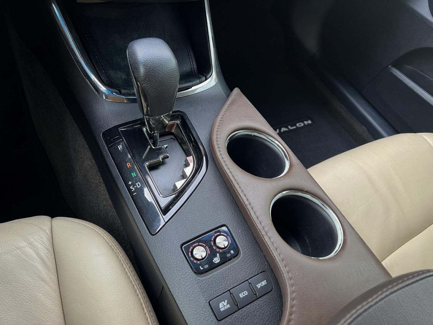 2014 TAN /Tan Leather Toyota Avalon Hybrid XLE Premium (4T1BD1EB6EU) with an 2.5L 4 Cyl. HYBRID engine, Continuously Variable Transmission transmission, located at 2990 Old Orchard Rd., Jackson, MO, 63755, 37.354214, -89.612106 - 2014 Toyota Avalon XLE Hybrid 135xxx miles Front Wheel Drive 2.5L 4 Cyl. Hybrid Automatic Leather Backup Camera Power/Heated Seats Sunroof Bluetooth Cruise Power Windows/Locks/Mirrors We have financing available and we accept trades! Fill out a credit application on our website or come b - Photo#25