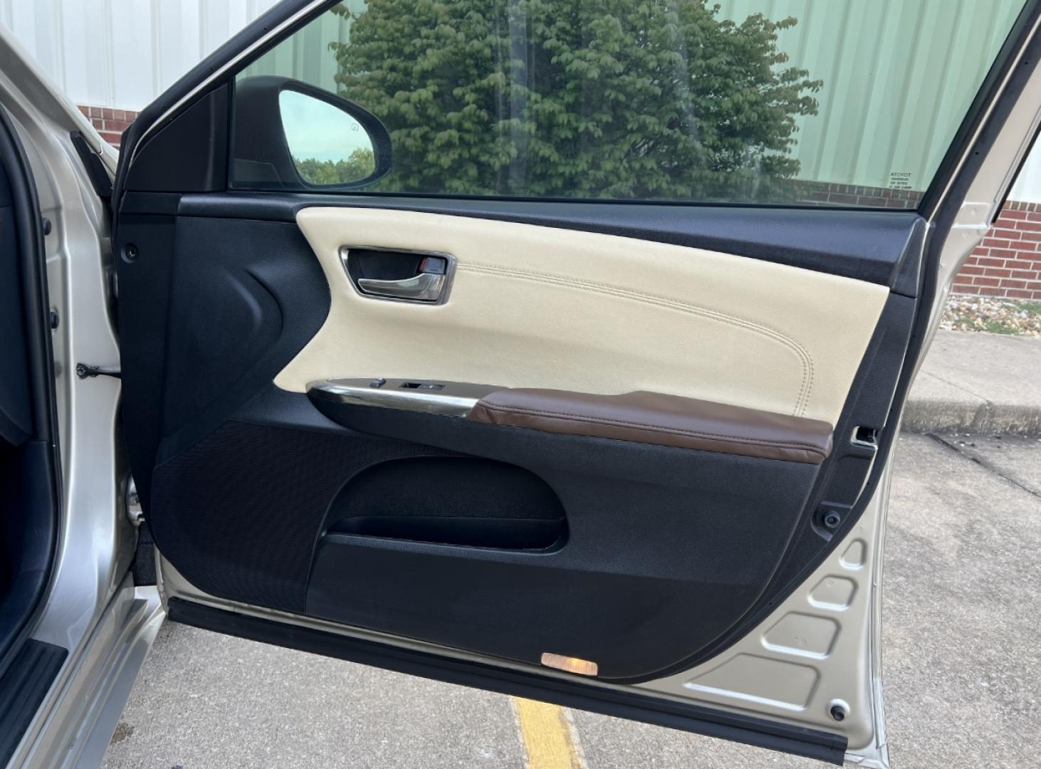 2014 TAN /Tan Leather Toyota Avalon Hybrid XLE Premium (4T1BD1EB6EU) with an 2.5L 4 Cyl. HYBRID engine, Continuously Variable Transmission transmission, located at 2990 Old Orchard Rd., Jackson, MO, 63755, 37.354214, -89.612106 - 2014 Toyota Avalon XLE Hybrid 135xxx miles Front Wheel Drive 2.5L 4 Cyl. Hybrid Automatic Leather Backup Camera Power/Heated Seats Sunroof Bluetooth Cruise Power Windows/Locks/Mirrors We have financing available and we accept trades! Fill out a credit application on our website or come b - Photo#15