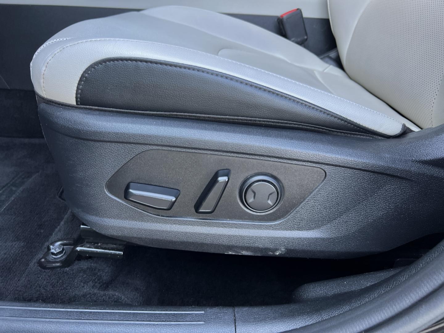 2023 BLACK /Tan Leather Kia Sportage EX FWD (5XYK33AF8PG) with an 2.4L V6 engine, Automatic transmission, located at 2990 Old Orchard Rd., Jackson, MO, 63755, 37.354214, -89.612106 - 2023 Kia Sportage EX 1-Owner 77xxx miles Front Wheel Drive 2.5L 4 Cyl. Automatic Leather Navigation Power Driver Seat Heated Seats Backup Camera Bluetooth Cruise Power Windows/Locks/Mirrors We have financing available and we accept trades! Fill out a credit application on our website o - Photo#5