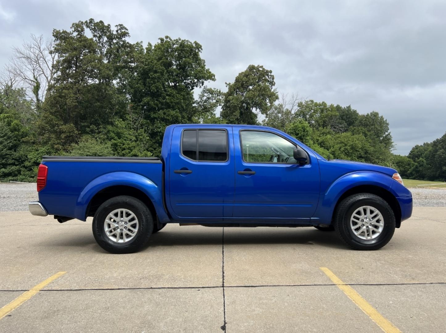 2015 BLUE /Gray Cloth Nissan Frontier SV Crew Cab 5AT 4WD (1N6AD0EV6FN) with an 4.0L V6 engine, Automatic transmission, located at 2990 Old Orchard Rd., Jackson, MO, 63755, 37.354214, -89.612106 - 2015 Nissan Frontier SV Only 84xxx miles 4x4 4.0L V6 Automatic Backup Camera Heated Seats Cruise Power Windows/Locks/Mirrors We have financing available and we accept trades! Fill out a credit application on our website or come by today! If you have any questions, give us a call at (573) 2 - Photo#7
