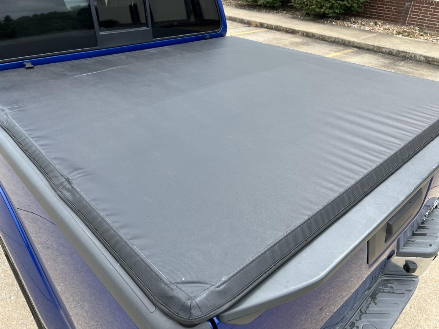 2015 BLUE /Gray Cloth Nissan Frontier SV Crew Cab 5AT 4WD (1N6AD0EV6FN) with an 4.0L V6 engine, Automatic transmission, located at 2990 Old Orchard Rd., Jackson, MO, 63755, 37.354214, -89.612106 - 2015 Nissan Frontier SV Only 84xxx miles 4x4 4.0L V6 Automatic Backup Camera Heated Seats Cruise Power Windows/Locks/Mirrors We have financing available and we accept trades! Fill out a credit application on our website or come by today! If you have any questions, give us a call at (573) 2 - Photo#20