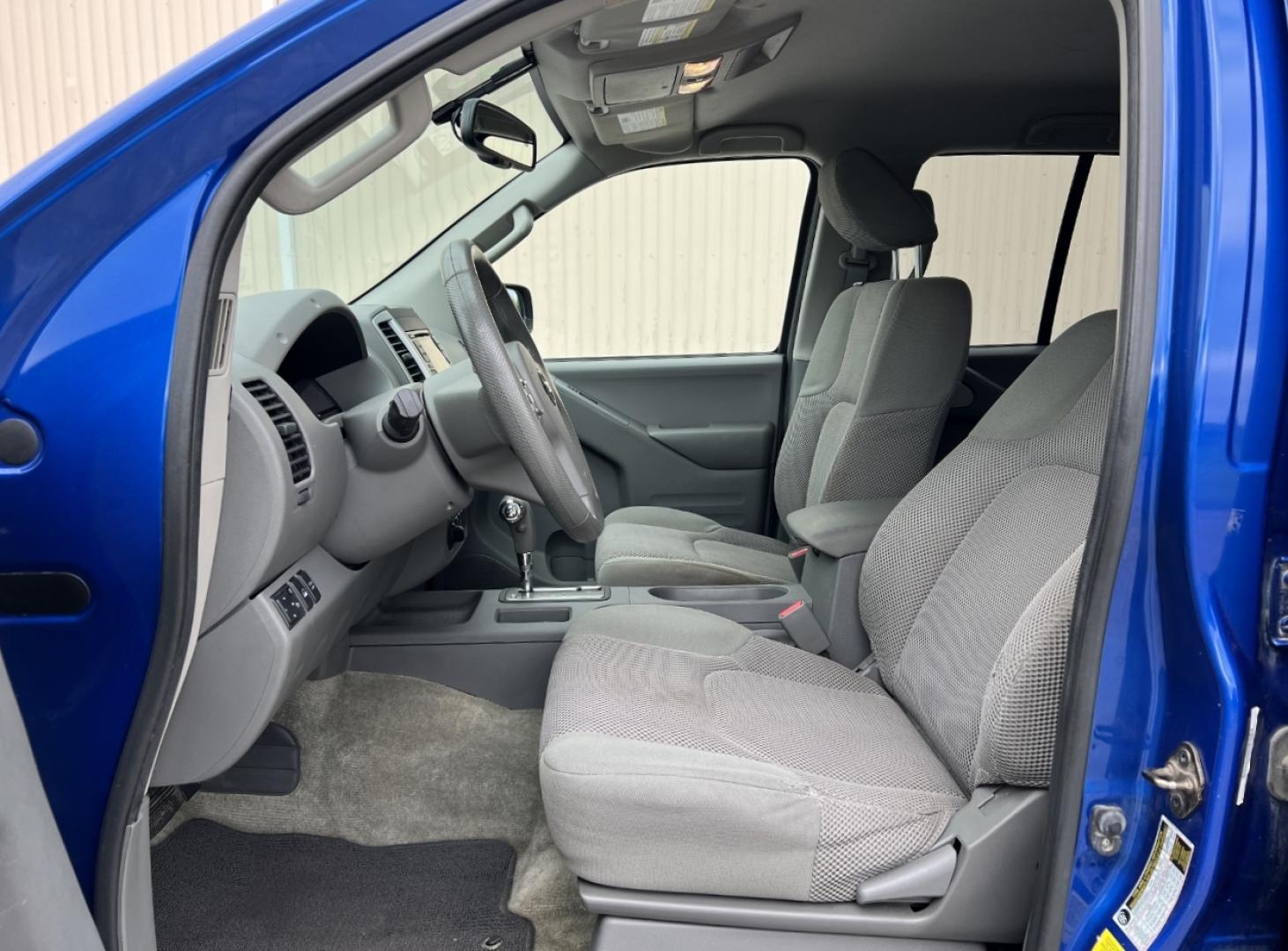 2015 BLUE /Gray Cloth Nissan Frontier SV Crew Cab 5AT 4WD (1N6AD0EV6FN) with an 4.0L V6 engine, Automatic transmission, located at 2990 Old Orchard Rd., Jackson, MO, 63755, 37.354214, -89.612106 - 2015 Nissan Frontier SV Only 84xxx miles 4x4 4.0L V6 Automatic Backup Camera Heated Seats Cruise Power Windows/Locks/Mirrors We have financing available and we accept trades! Fill out a credit application on our website or come by today! If you have any questions, give us a call at (573) 2 - Photo#13