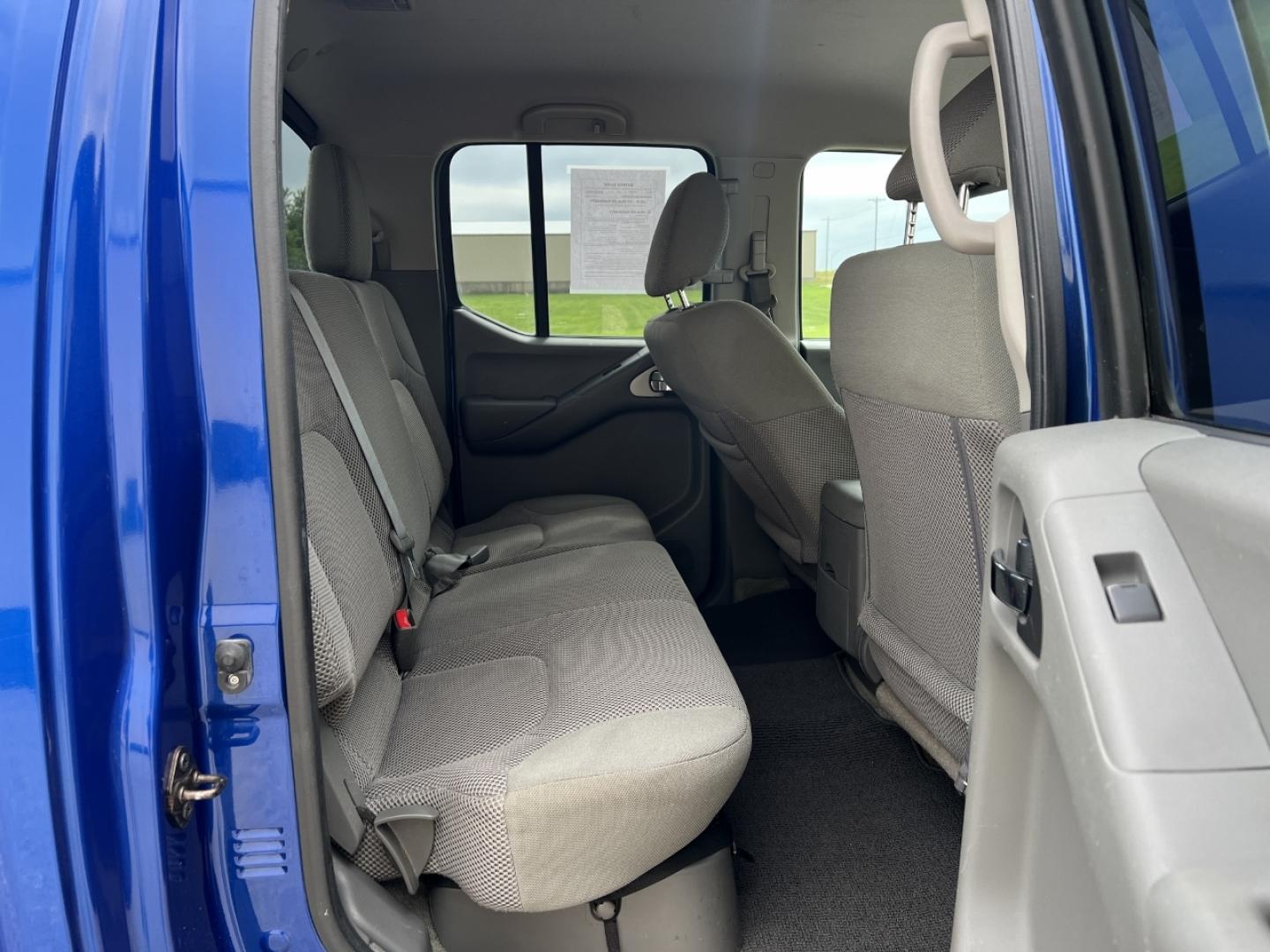 2015 BLUE /Gray Cloth Nissan Frontier SV Crew Cab 5AT 4WD (1N6AD0EV6FN) with an 4.0L V6 engine, Automatic transmission, located at 2990 Old Orchard Rd., Jackson, MO, 63755, 37.354214, -89.612106 - 2015 Nissan Frontier SV Only 84xxx miles 4x4 4.0L V6 Automatic Backup Camera Heated Seats Cruise Power Windows/Locks/Mirrors We have financing available and we accept trades! Fill out a credit application on our website or come by today! If you have any questions, give us a call at (573) 2 - Photo#17