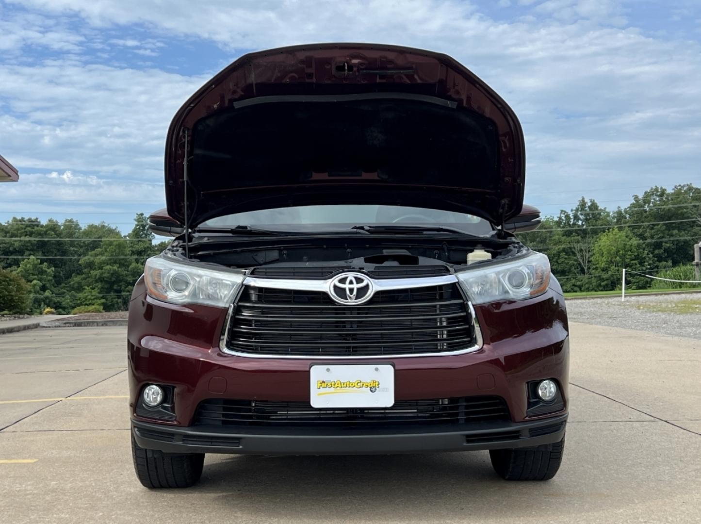 2016 MAROON /Black Leather Toyota Highlander XLE AWD V6 (5TDJKRFH1GS) with an 3.5L V6 engine, Automatic transmission, located at 506 S. Kingshighway, Cape Girardeau, MO, 63703, (573) 235-5000, 37.294991, -89.553635 - 2016 Toyota Highlander XLE 167xxx miles All Wheel Drive 3.5L V6 Automatic Leather 3rd Row Navigation Power Driver Seat Heated Seats Backup Camera Bluetooth Cruise Power Windows/Locks/Mirrors We have financing available and we accept trades! Fill out a credit application on our website - Photo#36