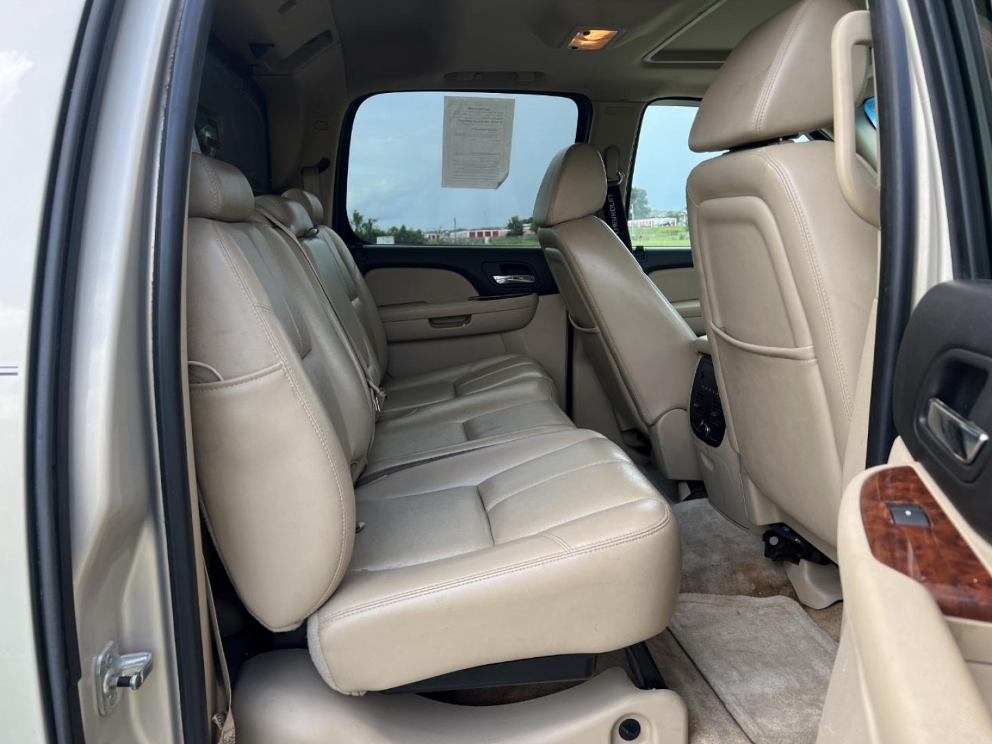 2007 GOLD /Tan Leather Chevrolet Avalanche LS 4WD (3GNFK12387G) with an 5.3L V8 engine, Automatic transmission, located at 506 S. Kingshighway, Cape Girardeau, MO, 63703, (573) 235-5000, 37.294991, -89.553635 - 2007 Chevrolet Avalanche 1500 LS 183xxx miles 4x4 5.3L V8 Automatic Leather Power/Heated Seats Sunroof Cruise Power Windows/Locks/Mirrors We have financing available and we accept trades! Fill out a credit application on our website or come by today! If you have any questions, give us a c - Photo#17