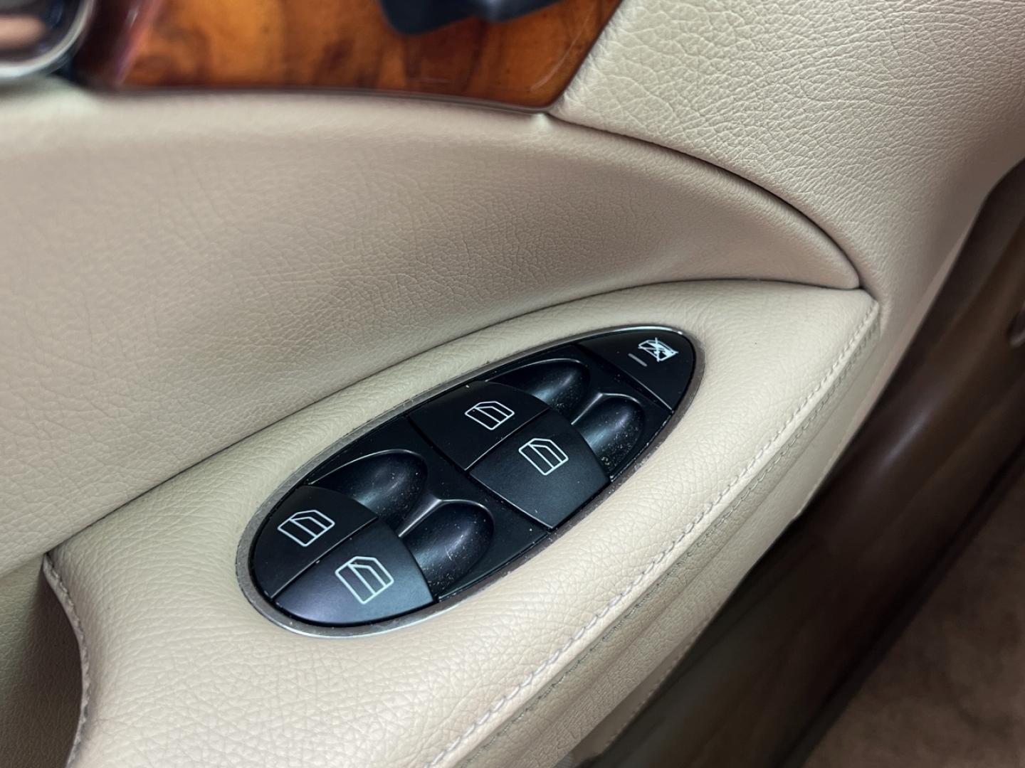 2009 WHITE /Tan Leather Mercedes-Benz E-Class E350 4MATIC Sedan (WDBUF87X69B) with an 3.5L V6 engine, Automatic transmission, located at 2990 Old Orchard Rd., Jackson, MO, 63755, 37.354214, -89.612106 - 2009 Mercedes-Benz E-Class E350 4Matic 153xxx miles All Wheel Drive 3.5L V6 Automatic Leather Navigation Power/Heated Seats Sunroof Cruise Power Windows/Locks/Mirrors We have financing available and we accept trades! Fill out a credit application on our website or come by today! If you h - Photo#26