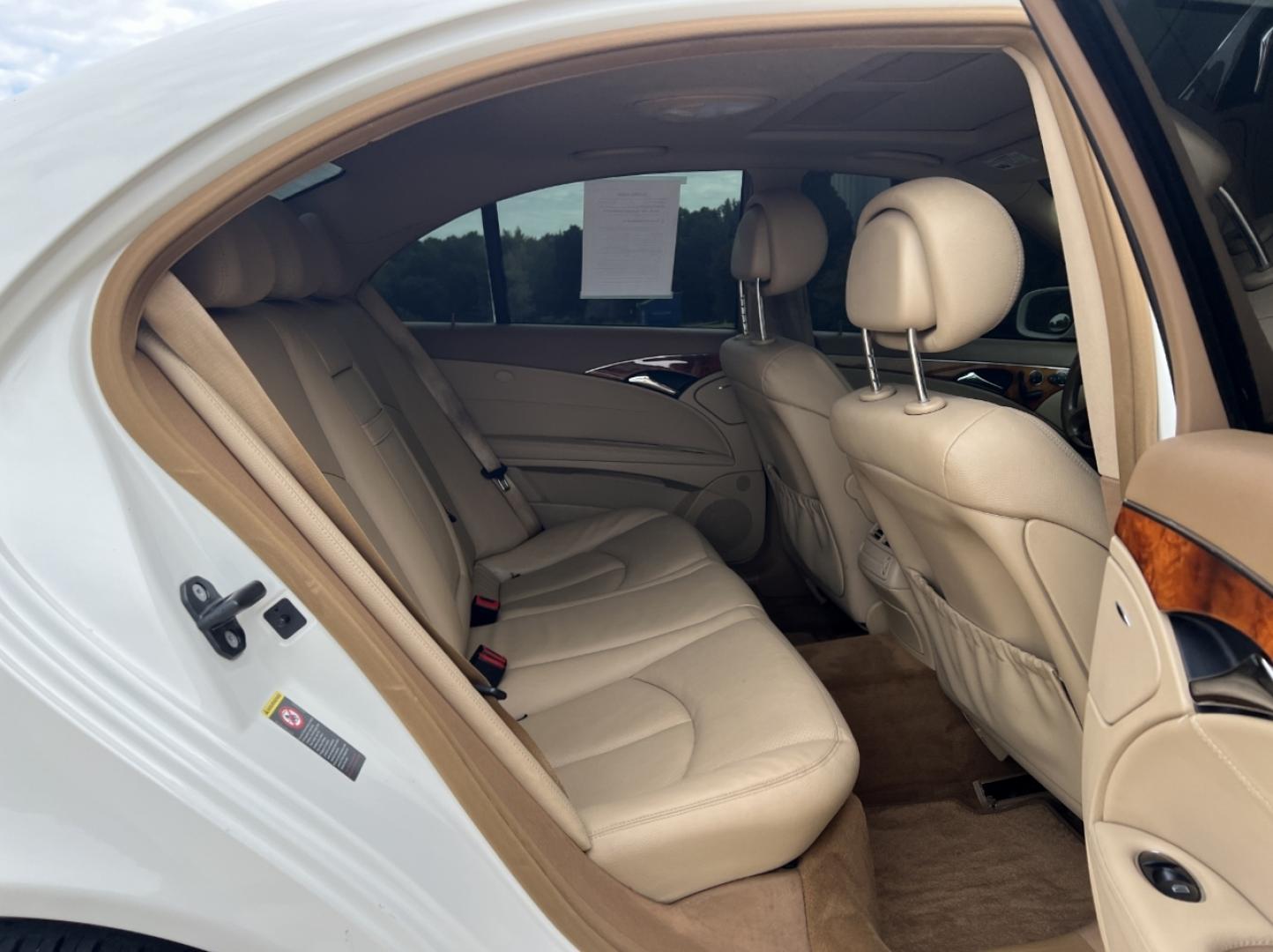 2009 WHITE /Tan Leather Mercedes-Benz E-Class E350 4MATIC Sedan (WDBUF87X69B) with an 3.5L V6 engine, Automatic transmission, located at 2990 Old Orchard Rd., Jackson, MO, 63755, 37.354214, -89.612106 - 2009 Mercedes-Benz E-Class E350 4Matic 153xxx miles All Wheel Drive 3.5L V6 Automatic Leather Navigation Power/Heated Seats Sunroof Cruise Power Windows/Locks/Mirrors We have financing available and we accept trades! Fill out a credit application on our website or come by today! If you h - Photo#18