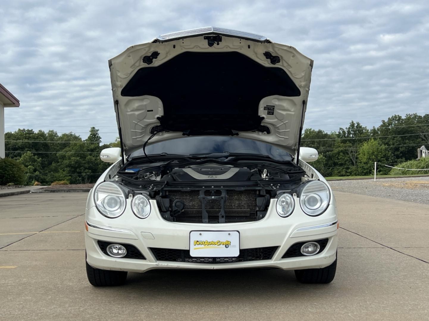 2009 WHITE /Tan Leather Mercedes-Benz E-Class E350 4MATIC Sedan (WDBUF87X69B) with an 3.5L V6 engine, Automatic transmission, located at 2990 Old Orchard Rd., Jackson, MO, 63755, 37.354214, -89.612106 - 2009 Mercedes-Benz E-Class E350 4Matic 153xxx miles All Wheel Drive 3.5L V6 Automatic Leather Navigation Power/Heated Seats Sunroof Cruise Power Windows/Locks/Mirrors We have financing available and we accept trades! Fill out a credit application on our website or come by today! If you h - Photo#32