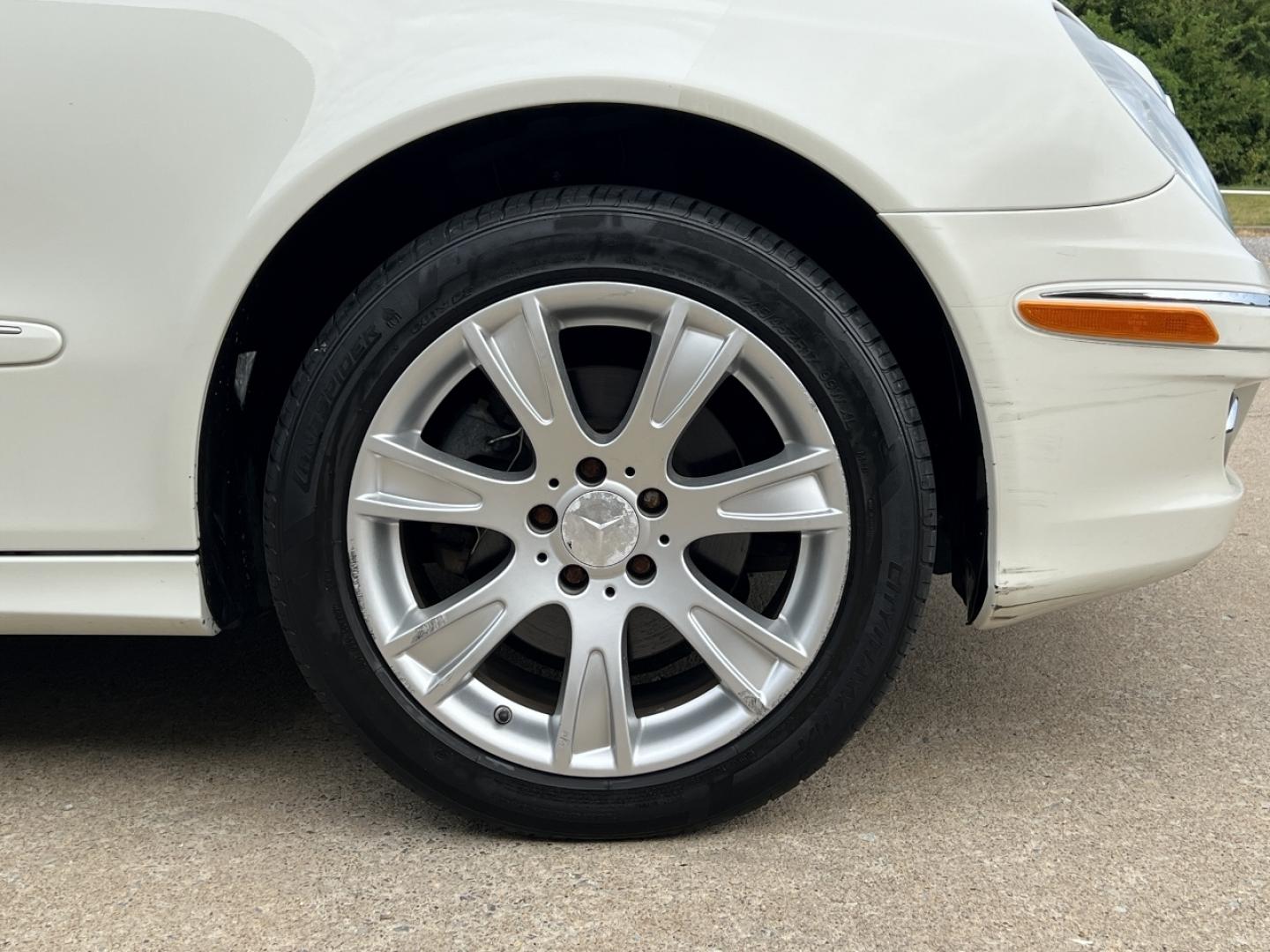 2009 WHITE /Tan Leather Mercedes-Benz E-Class E350 4MATIC Sedan (WDBUF87X69B) with an 3.5L V6 engine, Automatic transmission, located at 2990 Old Orchard Rd., Jackson, MO, 63755, 37.354214, -89.612106 - 2009 Mercedes-Benz E-Class E350 4Matic 153xxx miles All Wheel Drive 3.5L V6 Automatic Leather Navigation Power/Heated Seats Sunroof Cruise Power Windows/Locks/Mirrors We have financing available and we accept trades! Fill out a credit application on our website or come by today! If you h - Photo#38