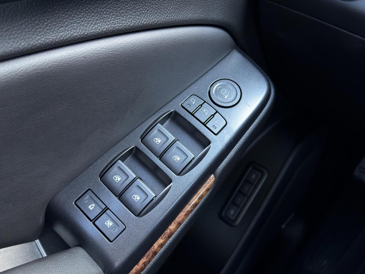 2019 BLACK /Black Chevrolet Suburban Premier 4WD (1GNSKJKJ7KR) with an 6.2L V8 engine, Automatic transmission, located at 2990 Old Orchard Rd., Jackson, MO, 63755, 37.354214, -89.612106 - 2019 Chevrolet Suburban 1500 Premier 92xxx miles 4 Wheel Drive 6.2L V8 Automatic Leather 3rd Row Navigation Rear Entertainment Power/Heated/Cooled Seats Heated Rear Seats Heated Steering Wheel Backup Camera Bluetooth Cruise Power Windows/Locks/Mirrors We have financing available and - Photo#36