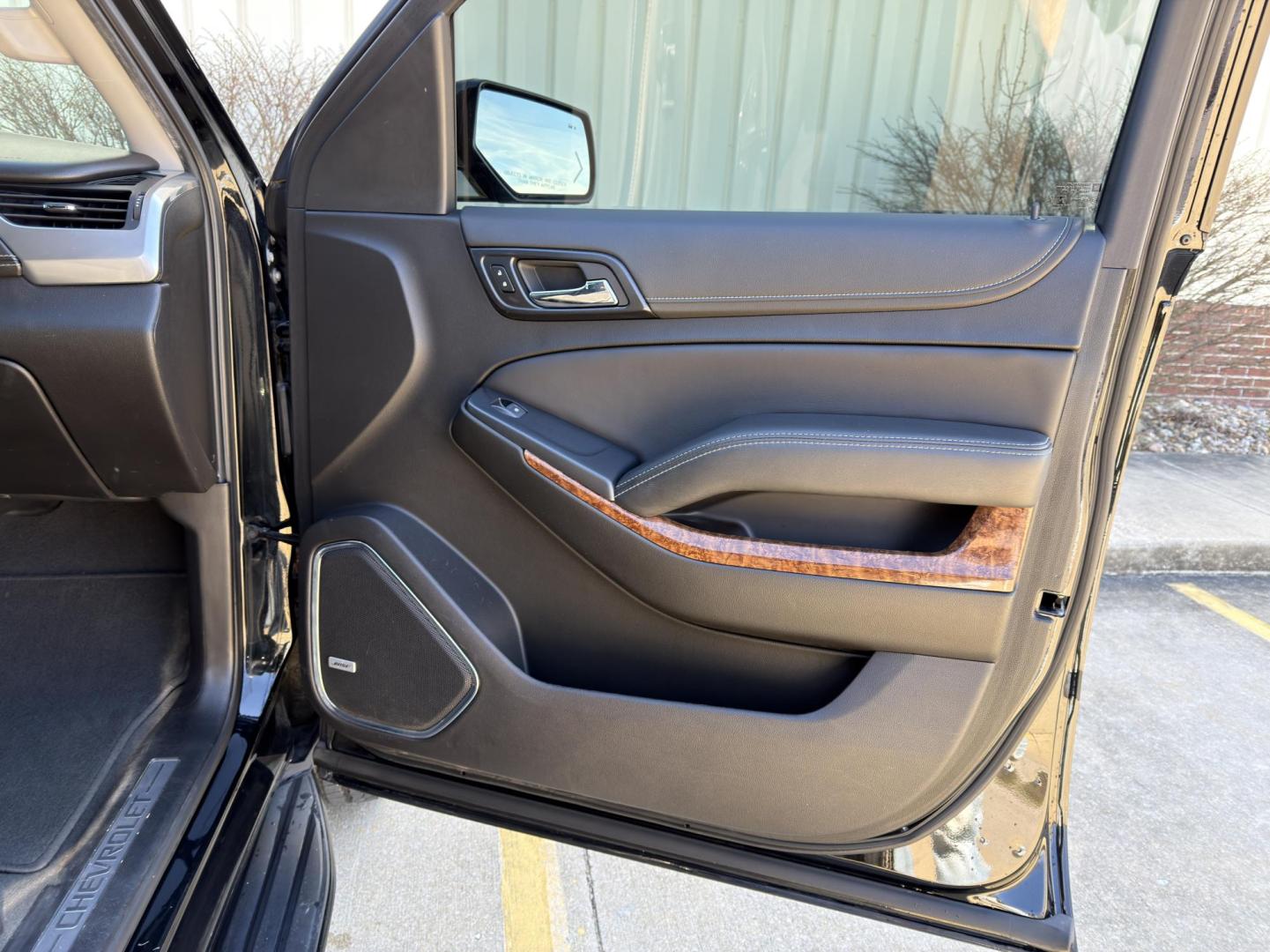 2019 BLACK /Black Chevrolet Suburban Premier 4WD (1GNSKJKJ7KR) with an 6.2L V8 engine, Automatic transmission, located at 2990 Old Orchard Rd., Jackson, MO, 63755, 37.354214, -89.612106 - 2019 Chevrolet Suburban 1500 Premier 92xxx miles 4 Wheel Drive 6.2L V8 Automatic Leather 3rd Row Navigation Rear Entertainment Power/Heated/Cooled Seats Heated Rear Seats Heated Steering Wheel Backup Camera Bluetooth Cruise Power Windows/Locks/Mirrors We have financing available and - Photo#19