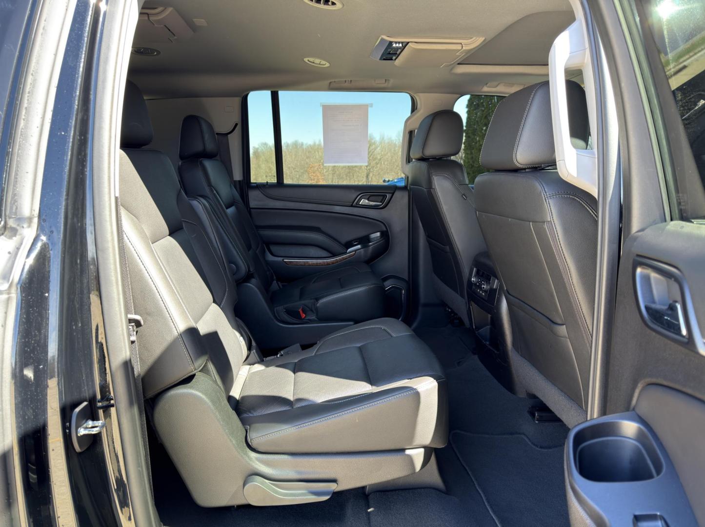 2019 BLACK /Black Chevrolet Suburban Premier 4WD (1GNSKJKJ7KR) with an 6.2L V8 engine, Automatic transmission, located at 2990 Old Orchard Rd., Jackson, MO, 63755, 37.354214, -89.612106 - 2019 Chevrolet Suburban 1500 Premier 92xxx miles 4 Wheel Drive 6.2L V8 Automatic Leather 3rd Row Navigation Rear Entertainment Power/Heated/Cooled Seats Heated Rear Seats Heated Steering Wheel Backup Camera Bluetooth Cruise Power Windows/Locks/Mirrors We have financing available and - Photo#22