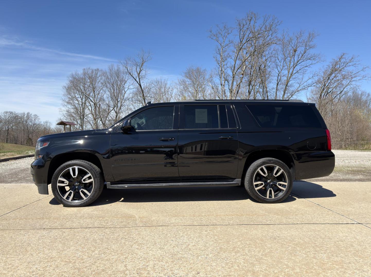 2019 BLACK /Black Chevrolet Suburban Premier 4WD (1GNSKJKJ7KR) with an 6.2L V8 engine, Automatic transmission, located at 2990 Old Orchard Rd., Jackson, MO, 63755, 37.354214, -89.612106 - 2019 Chevrolet Suburban 1500 Premier 92xxx miles 4 Wheel Drive 6.2L V8 Automatic Leather 3rd Row Navigation Rear Entertainment Power/Heated/Cooled Seats Heated Rear Seats Heated Steering Wheel Backup Camera Bluetooth Cruise Power Windows/Locks/Mirrors We have financing available and - Photo#11