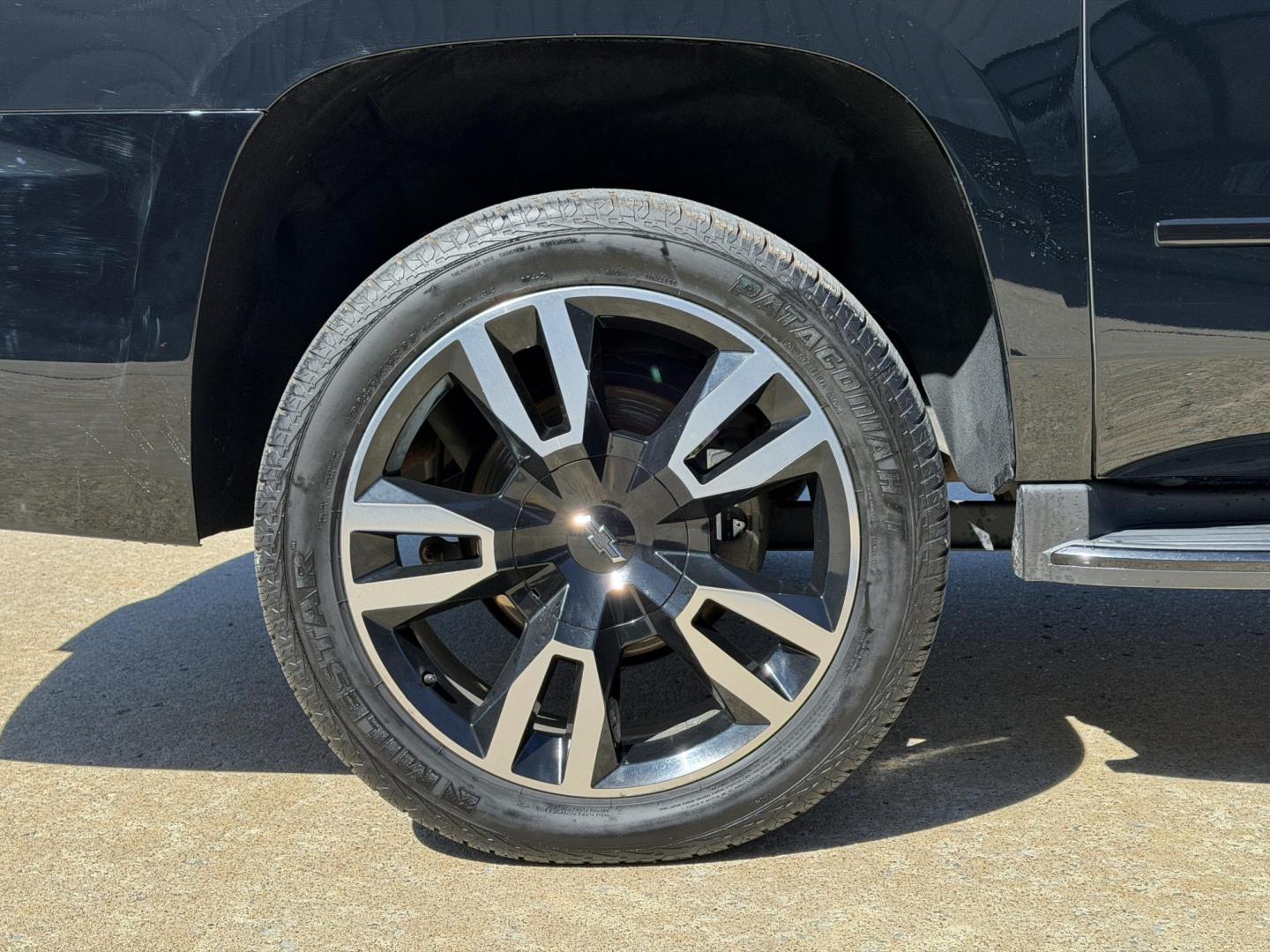 2019 BLACK /Black Chevrolet Suburban Premier 4WD (1GNSKJKJ7KR) with an 6.2L V8 engine, Automatic transmission, located at 2990 Old Orchard Rd., Jackson, MO, 63755, 37.354214, -89.612106 - 2019 Chevrolet Suburban 1500 Premier 92xxx miles 4 Wheel Drive 6.2L V8 Automatic Leather 3rd Row Navigation Rear Entertainment Power/Heated/Cooled Seats Heated Rear Seats Heated Steering Wheel Backup Camera Bluetooth Cruise Power Windows/Locks/Mirrors We have financing available and - Photo#48