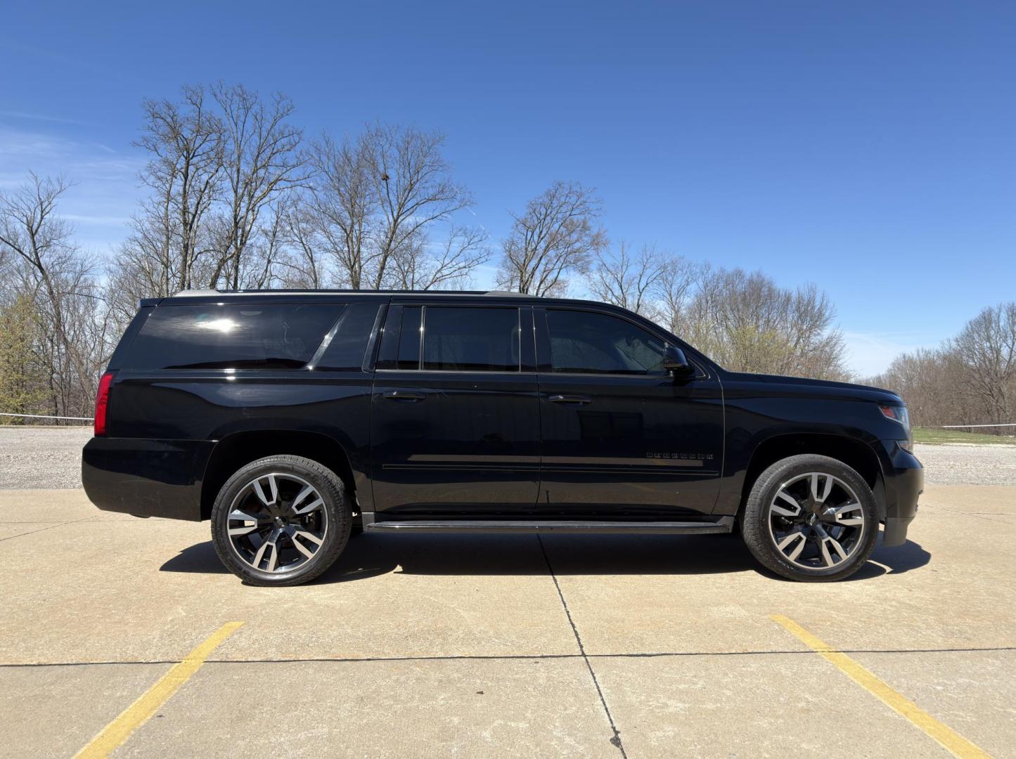 2019 BLACK /Black Chevrolet Suburban Premier 4WD (1GNSKJKJ7KR) with an 6.2L V8 engine, Automatic transmission, located at 2990 Old Orchard Rd., Jackson, MO, 63755, 37.354214, -89.612106 - 2019 Chevrolet Suburban 1500 Premier 92xxx miles 4 Wheel Drive 6.2L V8 Automatic Leather 3rd Row Navigation Rear Entertainment Power/Heated/Cooled Seats Heated Rear Seats Heated Steering Wheel Backup Camera Bluetooth Cruise Power Windows/Locks/Mirrors We have financing available and - Photo#12