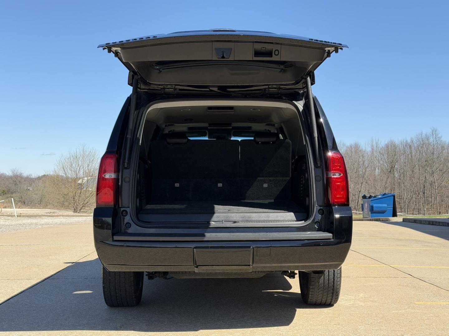 2019 BLACK /Black Chevrolet Suburban Premier 4WD (1GNSKJKJ7KR) with an 6.2L V8 engine, Automatic transmission, located at 2990 Old Orchard Rd., Jackson, MO, 63755, 37.354214, -89.612106 - 2019 Chevrolet Suburban 1500 Premier 92xxx miles 4 Wheel Drive 6.2L V8 Automatic Leather 3rd Row Navigation Rear Entertainment Power/Heated/Cooled Seats Heated Rear Seats Heated Steering Wheel Backup Camera Bluetooth Cruise Power Windows/Locks/Mirrors We have financing available and - Photo#24