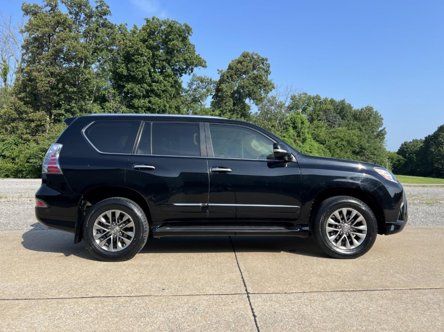 2014 BLACK /Tan Leather Lexus GX 460 Luxury (JTJJM7FX7E5) with an 4.6L V8 engine, Automatic transmission, located at 506 S. Kingshighway, Cape Girardeau, MO, 63703, (573) 235-5000, 37.294991, -89.553635 - 2014 Lexus GX 460 Luxury 138xxx miles All Wheel Drive 4.6L V8 Automatic Leather 3rd Row New Tires Navigation Power/Heated/Cooled Seats Heated Rear Seats Heated Steering Wheel Backup Camera Sunroof Bluetooth Cruise Power Windows/Locks/Mirrors We have financing available and we accept - Photo#11