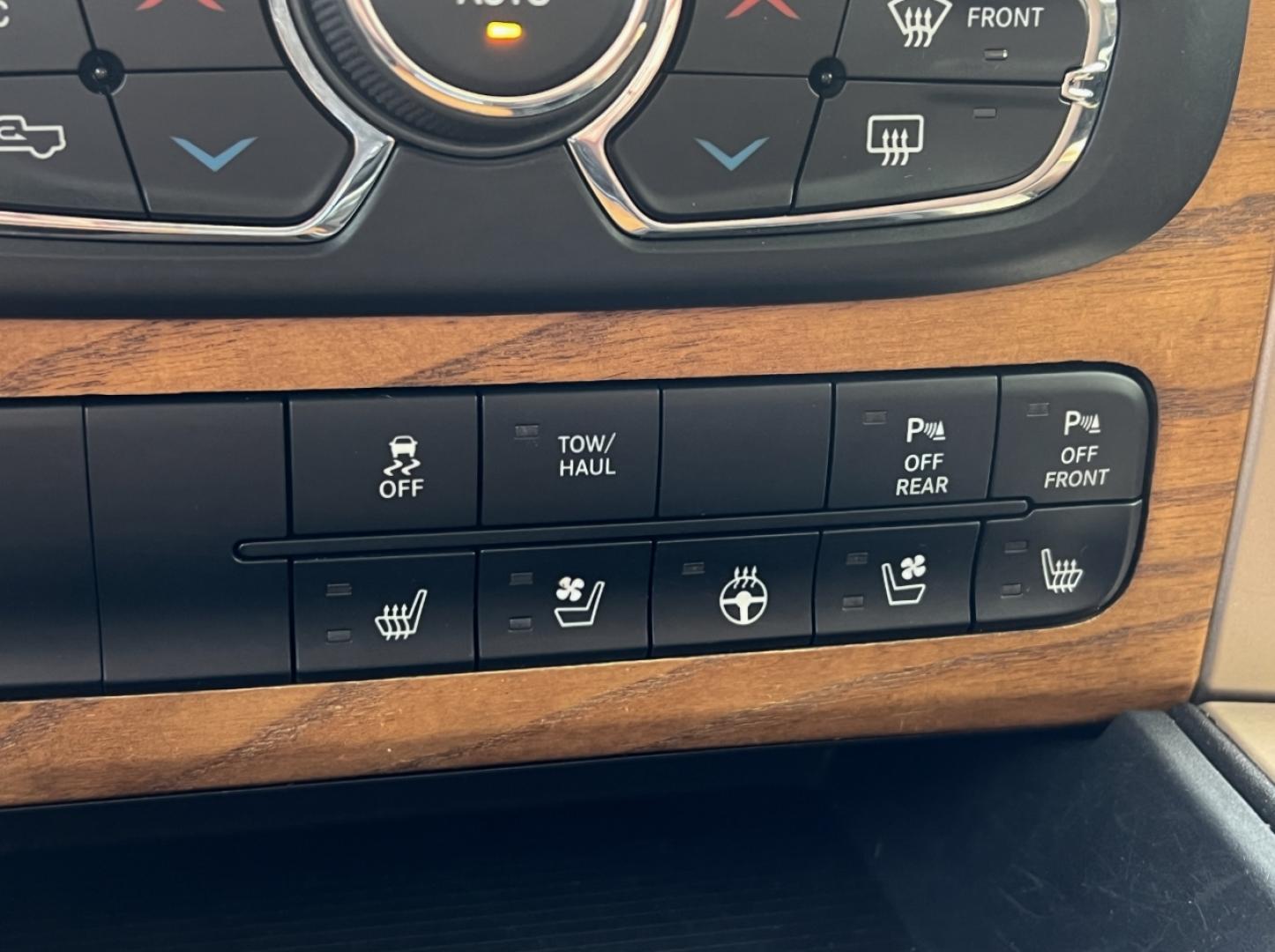 2015 GRAY /Brown Leather RAM 1500 Longhorn Crew Cab 4WD (1C6RR7PT5FS) with an 5.7L V8 HEMI engine, Automatic transmission, located at 506 S. Kingshighway, Cape Girardeau, MO, 63703, (573) 235-5000, 37.294991, -89.553635 - 2015 Ram 1500 Longhorn 217xxx miles 4x4 5.7L V8 HEMI Automatic Leather Navigation Power/Heated/Cooled Seats Heated Rear Seats Heated Steering Wheel Backup Camera Sunroof Bluetooth Remote Start Cruise Power Windows/Locks/Mirrors We have financing available and we accept trades! Fill o - Photo#29