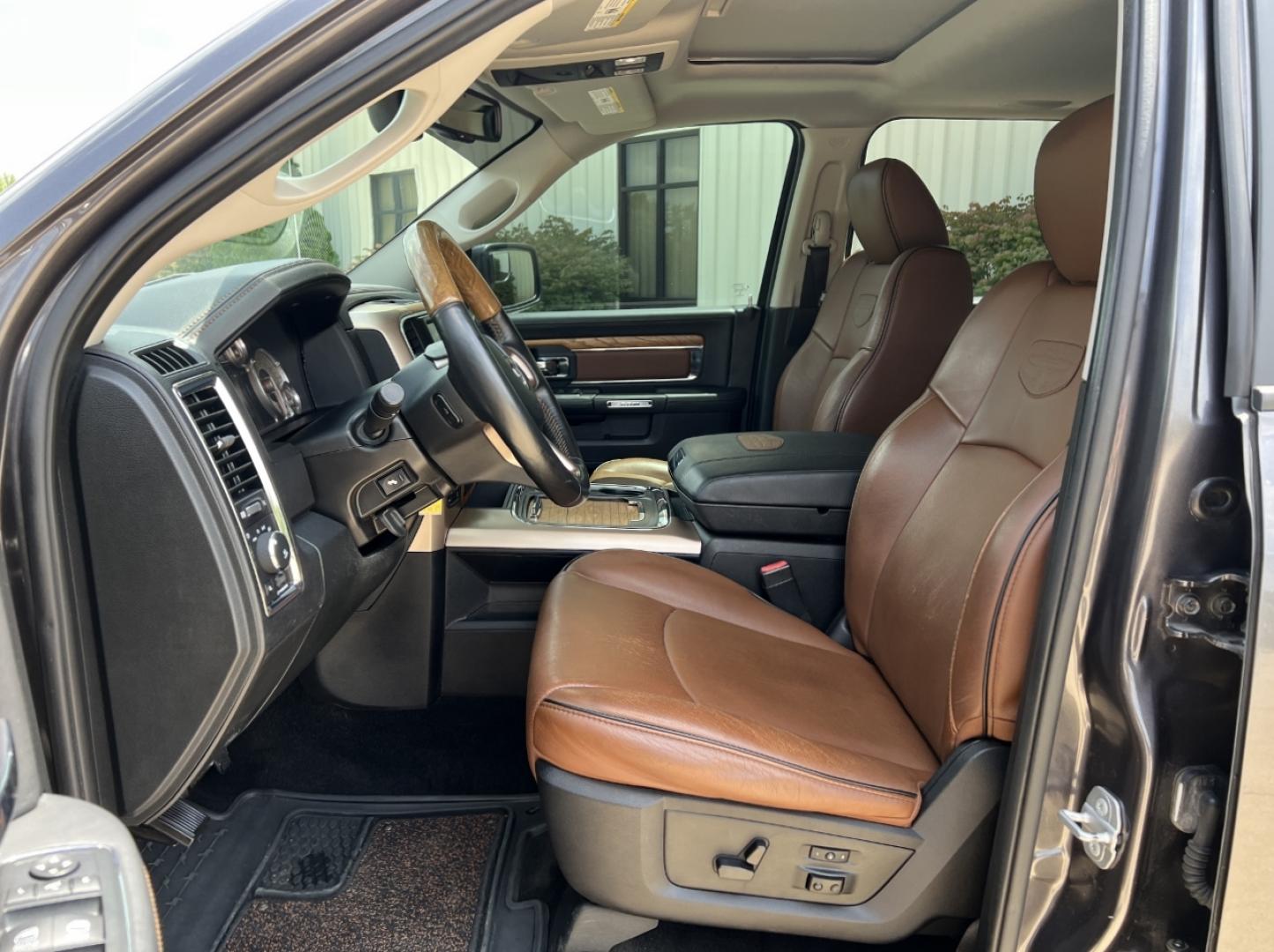 2015 GRAY /Brown Leather RAM 1500 Longhorn Crew Cab 4WD (1C6RR7PT5FS) with an 5.7L V8 HEMI engine, Automatic transmission, located at 506 S. Kingshighway, Cape Girardeau, MO, 63703, (573) 235-5000, 37.294991, -89.553635 - 2015 Ram 1500 Longhorn 217xxx miles 4x4 5.7L V8 HEMI Automatic Leather Navigation Power/Heated/Cooled Seats Heated Rear Seats Heated Steering Wheel Backup Camera Sunroof Bluetooth Remote Start Cruise Power Windows/Locks/Mirrors We have financing available and we accept trades! Fill o - Photo#18