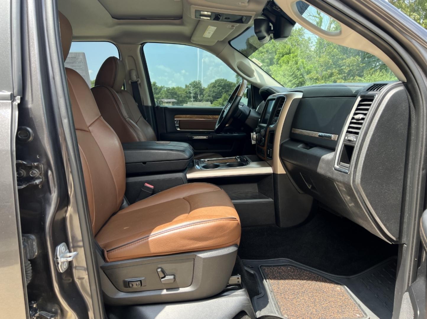 2015 GRAY /Brown Leather RAM 1500 Longhorn Crew Cab 4WD (1C6RR7PT5FS) with an 5.7L V8 HEMI engine, Automatic transmission, located at 506 S. Kingshighway, Cape Girardeau, MO, 63703, (573) 235-5000, 37.294991, -89.553635 - 2015 Ram 1500 Longhorn 217xxx miles 4x4 5.7L V8 HEMI Automatic Leather Navigation Power/Heated/Cooled Seats Heated Rear Seats Heated Steering Wheel Backup Camera Sunroof Bluetooth Remote Start Cruise Power Windows/Locks/Mirrors We have financing available and we accept trades! Fill o - Photo#20