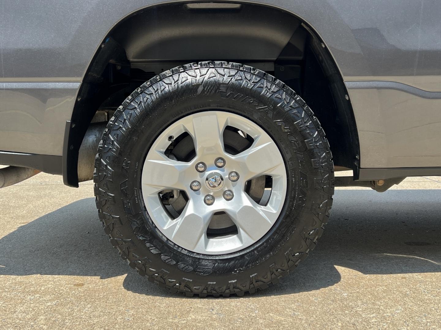 2022 GRAY /Gray Cloth RAM 1500 Big Horn Crew Cab LWB 4WD (1C6RRFMG0NN) with an 3.6L V6 engine, Automatic transmission, located at 2990 Old Orchard Rd., Jackson, MO, 63755, 37.354214, -89.612106 - 2022 Ram 1500 Big Horn 1-Owner 144xxx miles 4x4 3.6L V6 Automatic Backup Camera Power Driver Seat Heated Seats Bluetooth Cruise Power Windows/Locks/Mirrors We have financing available and we accept trades! Fill out a credit application on our website or come by today! If you have any qu - Photo#37