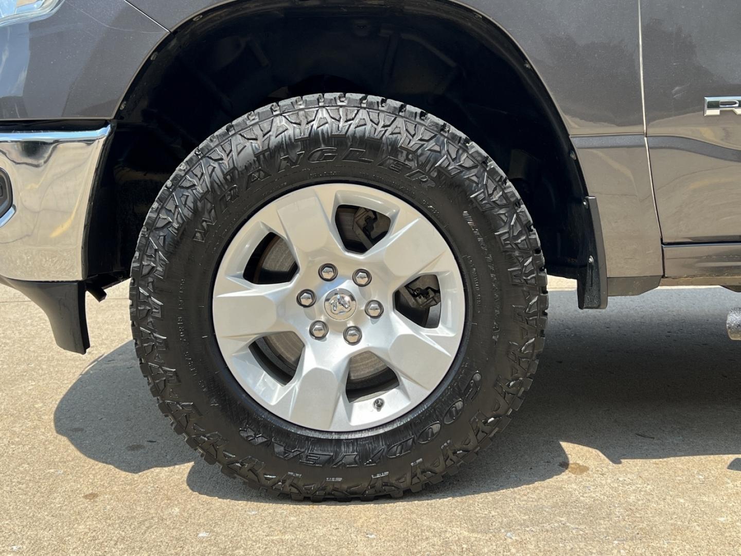 2022 GRAY /Gray Cloth RAM 1500 Big Horn Crew Cab LWB 4WD (1C6RRFMG0NN) with an 3.6L V6 engine, Automatic transmission, located at 2990 Old Orchard Rd., Jackson, MO, 63755, 37.354214, -89.612106 - 2022 Ram 1500 Big Horn 1-Owner 144xxx miles 4x4 3.6L V6 Automatic Backup Camera Power Driver Seat Heated Seats Bluetooth Cruise Power Windows/Locks/Mirrors We have financing available and we accept trades! Fill out a credit application on our website or come by today! If you have any qu - Photo#35