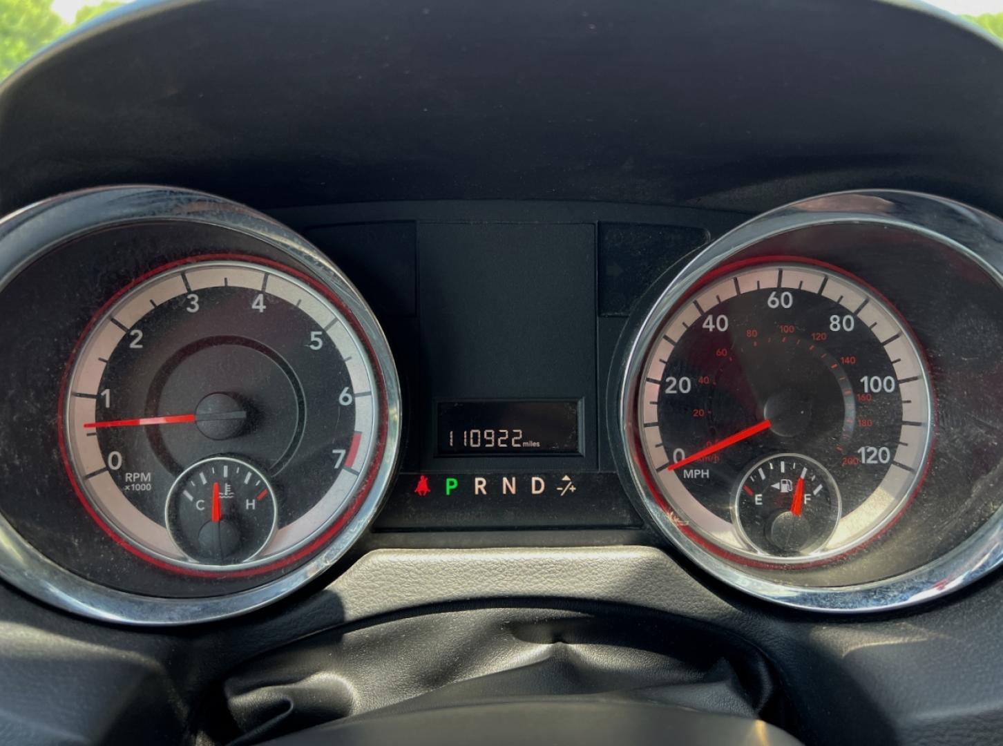 2019 WHITE /Black Leather/Suede Dodge Grand Caravan SXT (2C4RDGCG9KR) with an 3.6L V6 engine, Automatic transmission, located at 506 S. Kingshighway, Cape Girardeau, MO, 63703, (573) 235-5000, 37.294991, -89.553635 - 2019 Dodge Grand Caravan SXT 110xxx miles Front Wheel Drive 3.6L V6 Automatic Leather 3rd Row Stow 'N Go Backup Camera Power Driver Seat Bluetooth Cruise Remote Start Power Windows/Locks/Mirrors We have financing available and we accept trades! Fill out a credit application on our webs - Photo#1