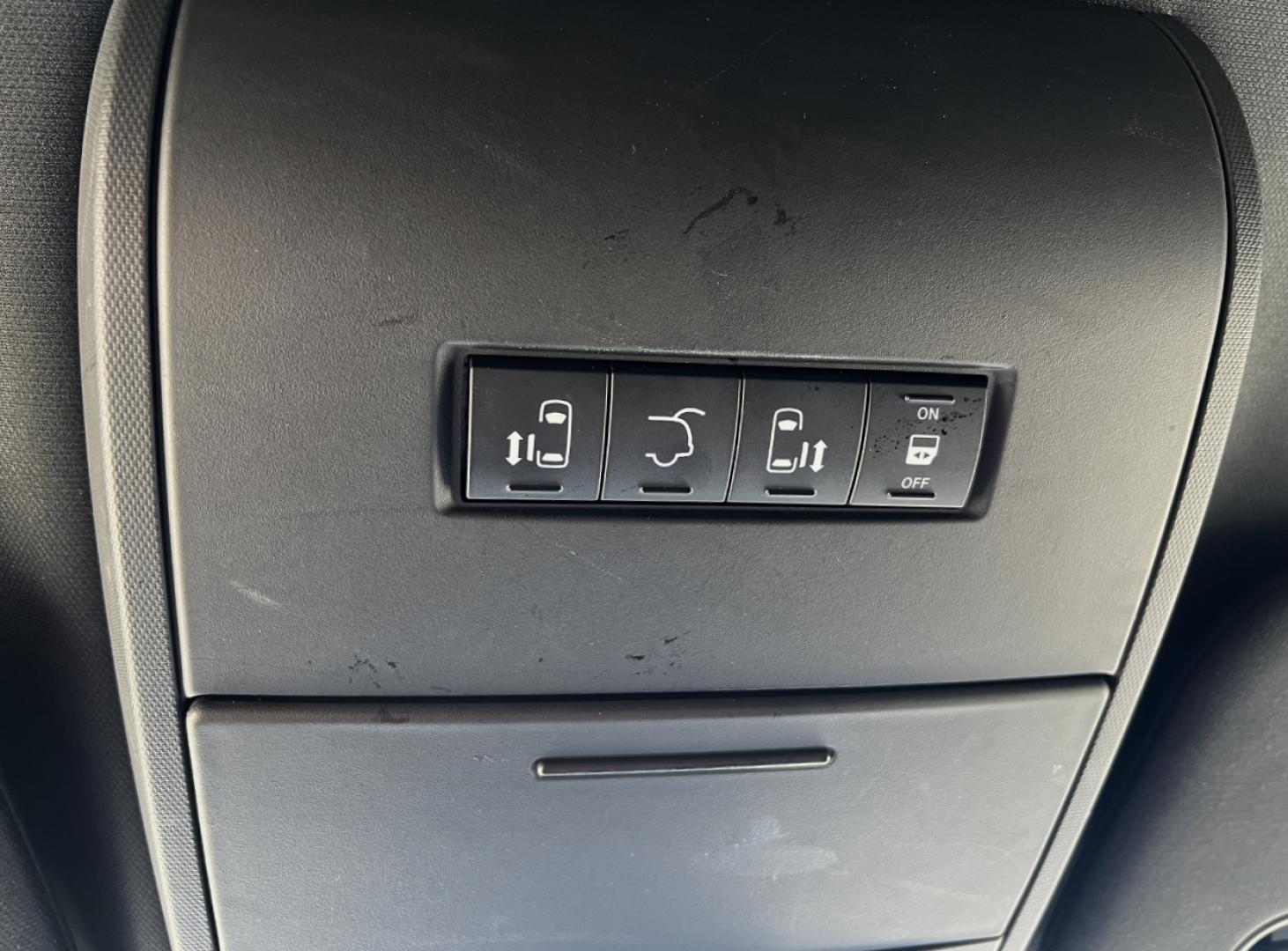 2019 WHITE /Black Leather/Suede Dodge Grand Caravan SXT (2C4RDGCG9KR) with an 3.6L V6 engine, Automatic transmission, located at 506 S. Kingshighway, Cape Girardeau, MO, 63703, (573) 235-5000, 37.294991, -89.553635 - 2019 Dodge Grand Caravan SXT 110xxx miles Front Wheel Drive 3.6L V6 Automatic Leather 3rd Row Stow 'N Go Backup Camera Power Driver Seat Bluetooth Cruise Remote Start Power Windows/Locks/Mirrors We have financing available and we accept trades! Fill out a credit application on our webs - Photo#29