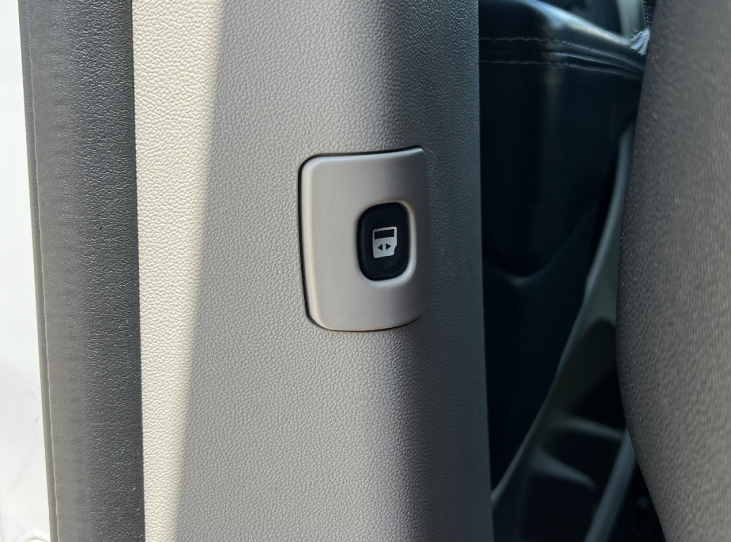 2019 WHITE /Black Leather/Suede Dodge Grand Caravan SXT (2C4RDGCG9KR) with an 3.6L V6 engine, Automatic transmission, located at 506 S. Kingshighway, Cape Girardeau, MO, 63703, (573) 235-5000, 37.294991, -89.553635 - 2019 Dodge Grand Caravan SXT 110xxx miles Front Wheel Drive 3.6L V6 Automatic Leather 3rd Row Stow 'N Go Backup Camera Power Driver Seat Bluetooth Cruise Remote Start Power Windows/Locks/Mirrors We have financing available and we accept trades! Fill out a credit application on our webs - Photo#30