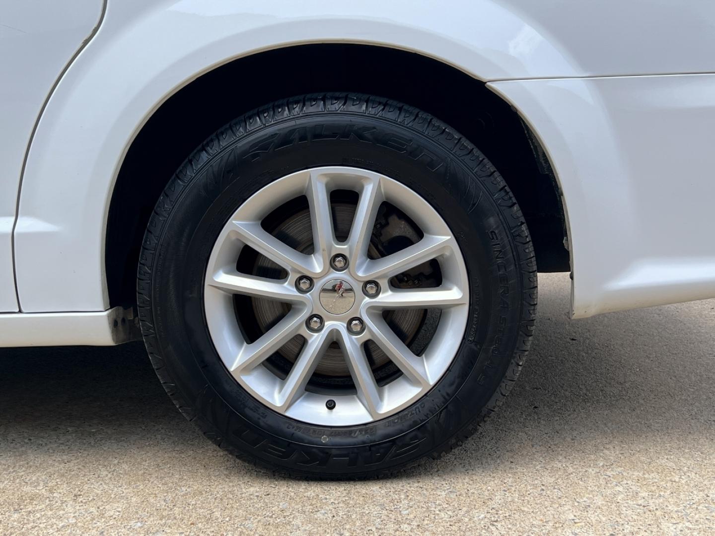 2019 WHITE /Black Leather/Suede Dodge Grand Caravan SXT (2C4RDGCG9KR) with an 3.6L V6 engine, Automatic transmission, located at 506 S. Kingshighway, Cape Girardeau, MO, 63703, (573) 235-5000, 37.294991, -89.553635 - 2019 Dodge Grand Caravan SXT 110xxx miles Front Wheel Drive 3.6L V6 Automatic Leather 3rd Row Stow 'N Go Backup Camera Power Driver Seat Bluetooth Cruise Remote Start Power Windows/Locks/Mirrors We have financing available and we accept trades! Fill out a credit application on our webs - Photo#35