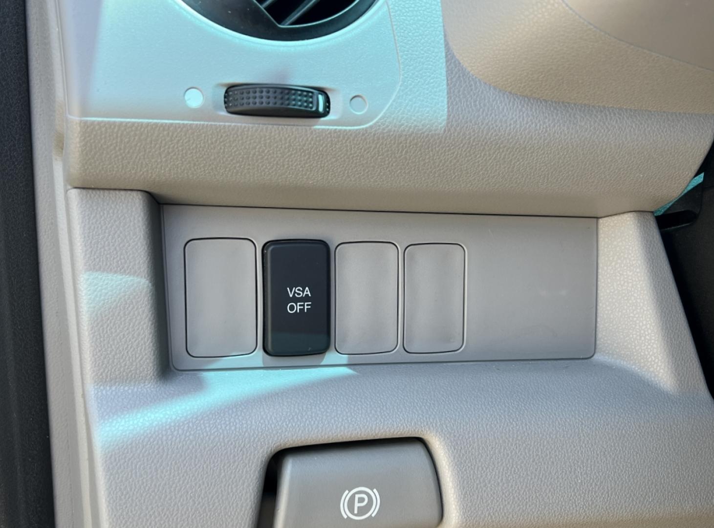2011 SILVER /Gray Leather Honda Pilot EX-L 4WD (5FNYF4H59BB) with an 3.5L V6 engine, Automatic transmission, located at 506 S. Kingshighway, Cape Girardeau, MO, 63703, (573) 235-5000, 37.294991, -89.553635 - 2011 Honda Pilot EX-L 194xxx miles All Wheel Drive 3.5L V6 Automatic Leather 3rd Row Backup Camera Power/Heated Seats Sunroof Bluetooth Cruise Power Windows/Locks/Mirrors We have financing available and we accept trades! Fill out a credit application on our website or come by today! If - Photo#29