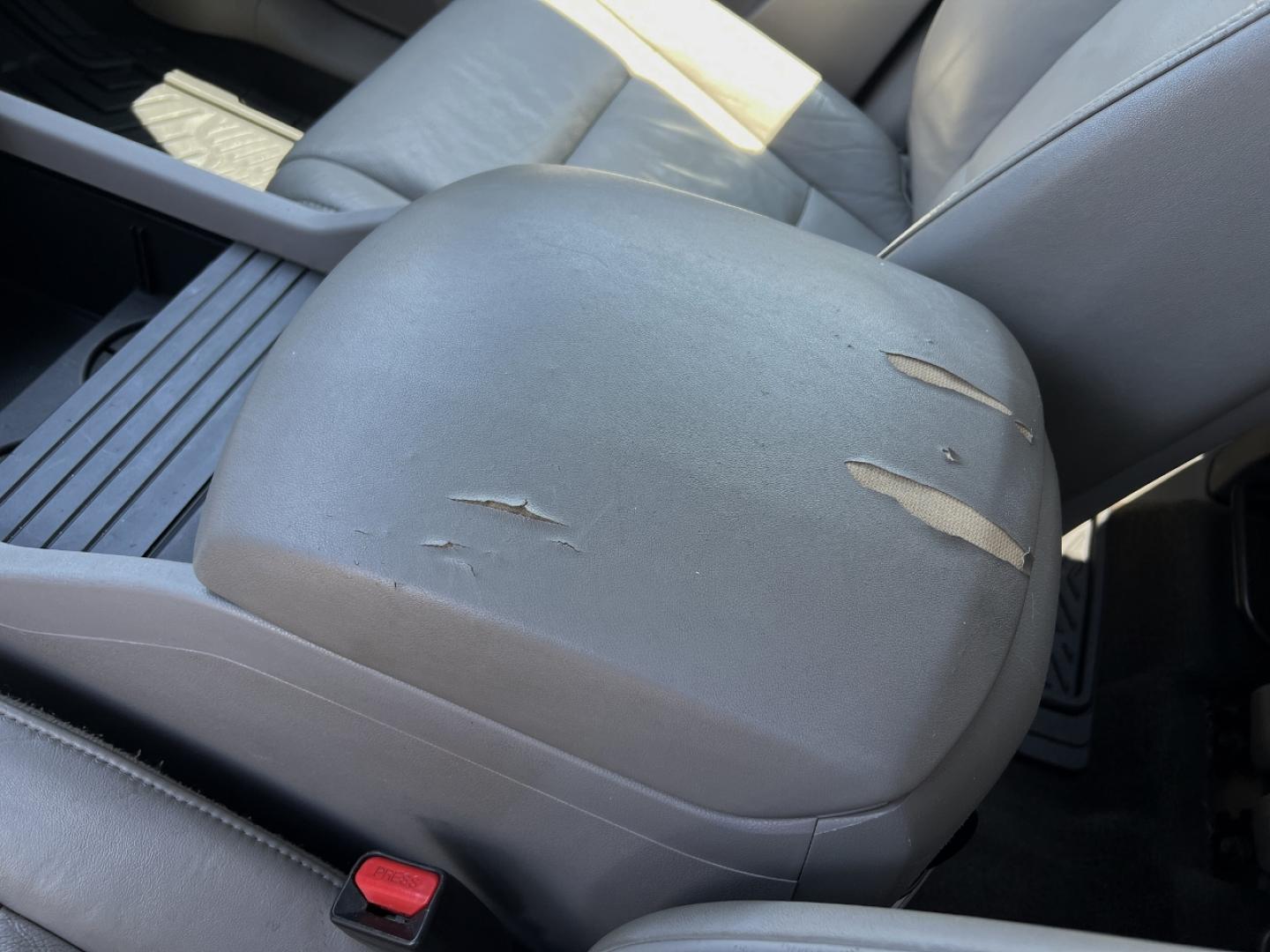 2011 SILVER /Gray Leather Honda Pilot EX-L 4WD (5FNYF4H59BB) with an 3.5L V6 engine, Automatic transmission, located at 506 S. Kingshighway, Cape Girardeau, MO, 63703, (573) 235-5000, 37.294991, -89.553635 - 2011 Honda Pilot EX-L 194xxx miles All Wheel Drive 3.5L V6 Automatic Leather 3rd Row Backup Camera Power/Heated Seats Sunroof Bluetooth Cruise Power Windows/Locks/Mirrors We have financing available and we accept trades! Fill out a credit application on our website or come by today! If - Photo#47