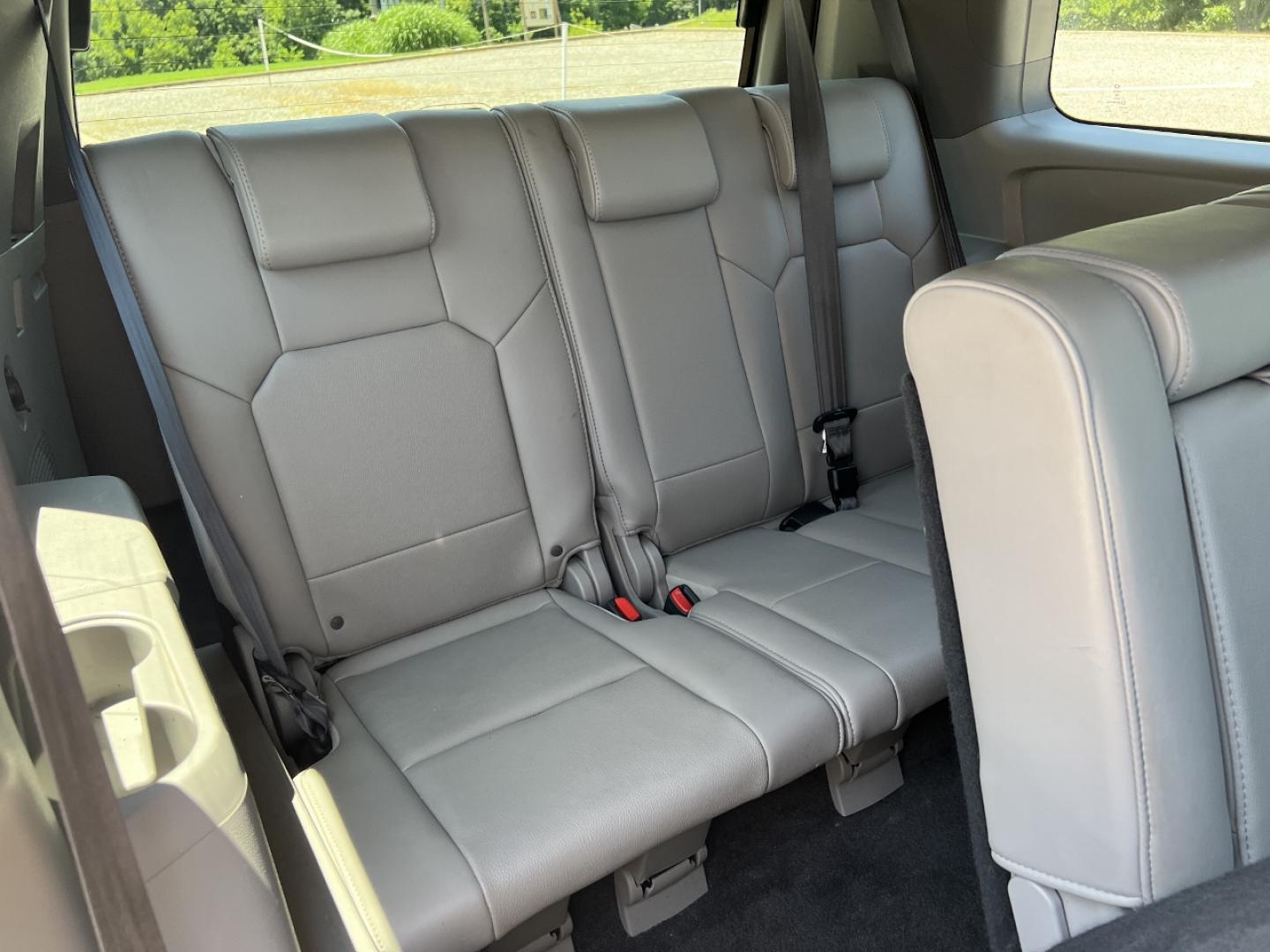 2011 SILVER /Gray Leather Honda Pilot EX-L 4WD (5FNYF4H59BB) with an 3.5L V6 engine, Automatic transmission, located at 506 S. Kingshighway, Cape Girardeau, MO, 63703, (573) 235-5000, 37.294991, -89.553635 - 2011 Honda Pilot EX-L 194xxx miles All Wheel Drive 3.5L V6 Automatic Leather 3rd Row Backup Camera Power/Heated Seats Sunroof Bluetooth Cruise Power Windows/Locks/Mirrors We have financing available and we accept trades! Fill out a credit application on our website or come by today! If - Photo#20