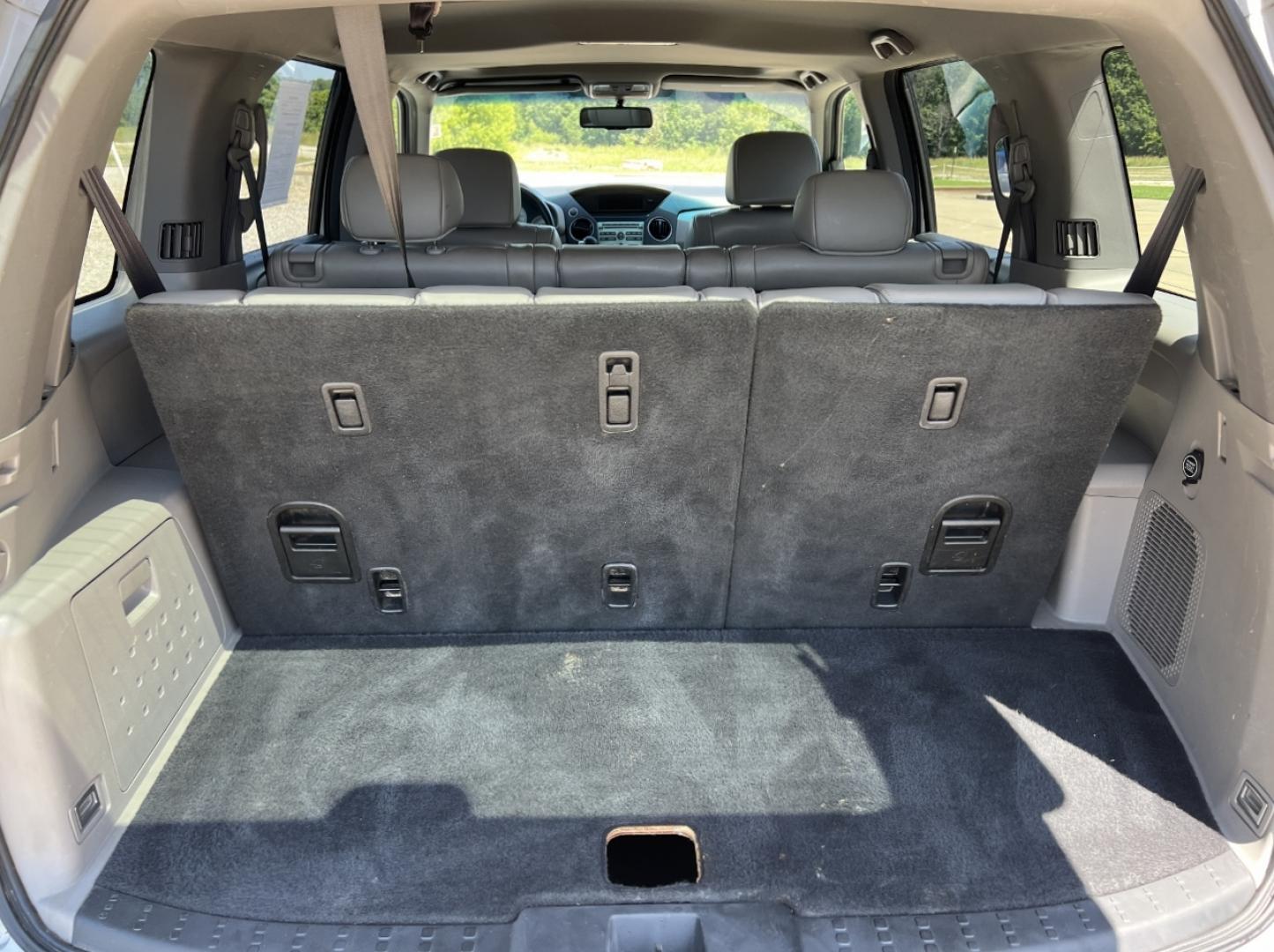 2011 SILVER /Gray Leather Honda Pilot EX-L 4WD (5FNYF4H59BB) with an 3.5L V6 engine, Automatic transmission, located at 506 S. Kingshighway, Cape Girardeau, MO, 63703, (573) 235-5000, 37.294991, -89.553635 - 2011 Honda Pilot EX-L 194xxx miles All Wheel Drive 3.5L V6 Automatic Leather 3rd Row Backup Camera Power/Heated Seats Sunroof Bluetooth Cruise Power Windows/Locks/Mirrors We have financing available and we accept trades! Fill out a credit application on our website or come by today! If - Photo#22