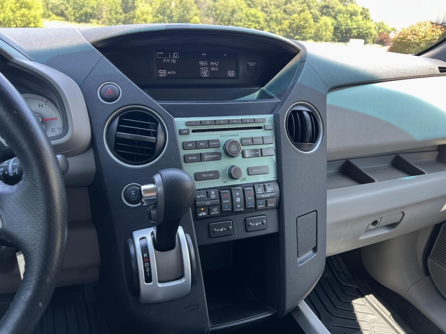 2011 SILVER /Gray Leather Honda Pilot EX-L 4WD (5FNYF4H59BB) with an 3.5L V6 engine, Automatic transmission, located at 506 S. Kingshighway, Cape Girardeau, MO, 63703, (573) 235-5000, 37.294991, -89.553635 - 2011 Honda Pilot EX-L 194xxx miles All Wheel Drive 3.5L V6 Automatic Leather 3rd Row Backup Camera Power/Heated Seats Sunroof Bluetooth Cruise Power Windows/Locks/Mirrors We have financing available and we accept trades! Fill out a credit application on our website or come by today! If - Photo#25