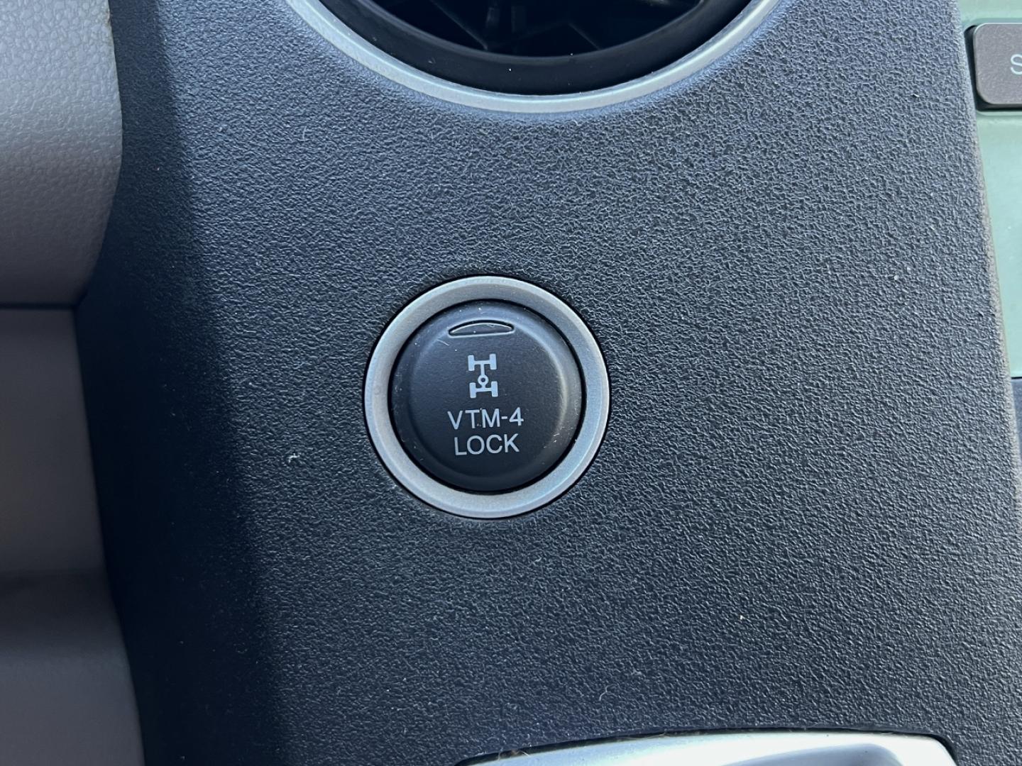 2011 SILVER /Gray Leather Honda Pilot EX-L 4WD (5FNYF4H59BB) with an 3.5L V6 engine, Automatic transmission, located at 506 S. Kingshighway, Cape Girardeau, MO, 63703, (573) 235-5000, 37.294991, -89.553635 - 2011 Honda Pilot EX-L 194xxx miles All Wheel Drive 3.5L V6 Automatic Leather 3rd Row Backup Camera Power/Heated Seats Sunroof Bluetooth Cruise Power Windows/Locks/Mirrors We have financing available and we accept trades! Fill out a credit application on our website or come by today! If - Photo#2