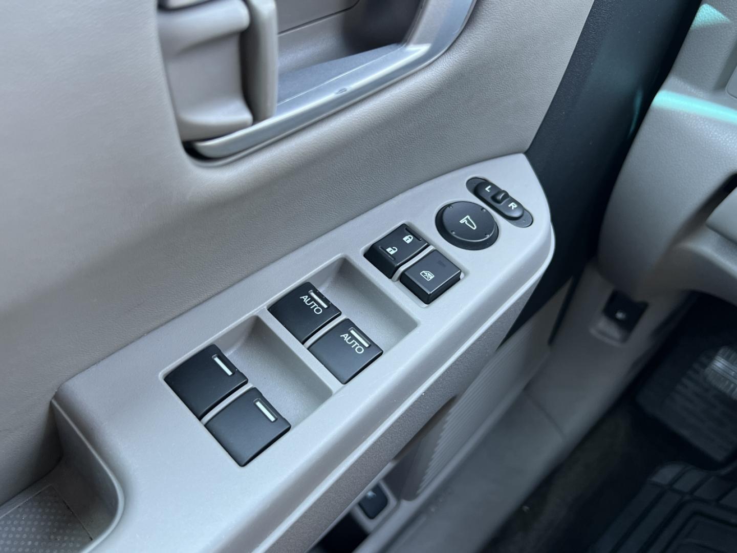 2011 SILVER /Gray Leather Honda Pilot EX-L 4WD (5FNYF4H59BB) with an 3.5L V6 engine, Automatic transmission, located at 506 S. Kingshighway, Cape Girardeau, MO, 63703, (573) 235-5000, 37.294991, -89.553635 - 2011 Honda Pilot EX-L 194xxx miles All Wheel Drive 3.5L V6 Automatic Leather 3rd Row Backup Camera Power/Heated Seats Sunroof Bluetooth Cruise Power Windows/Locks/Mirrors We have financing available and we accept trades! Fill out a credit application on our website or come by today! If - Photo#27