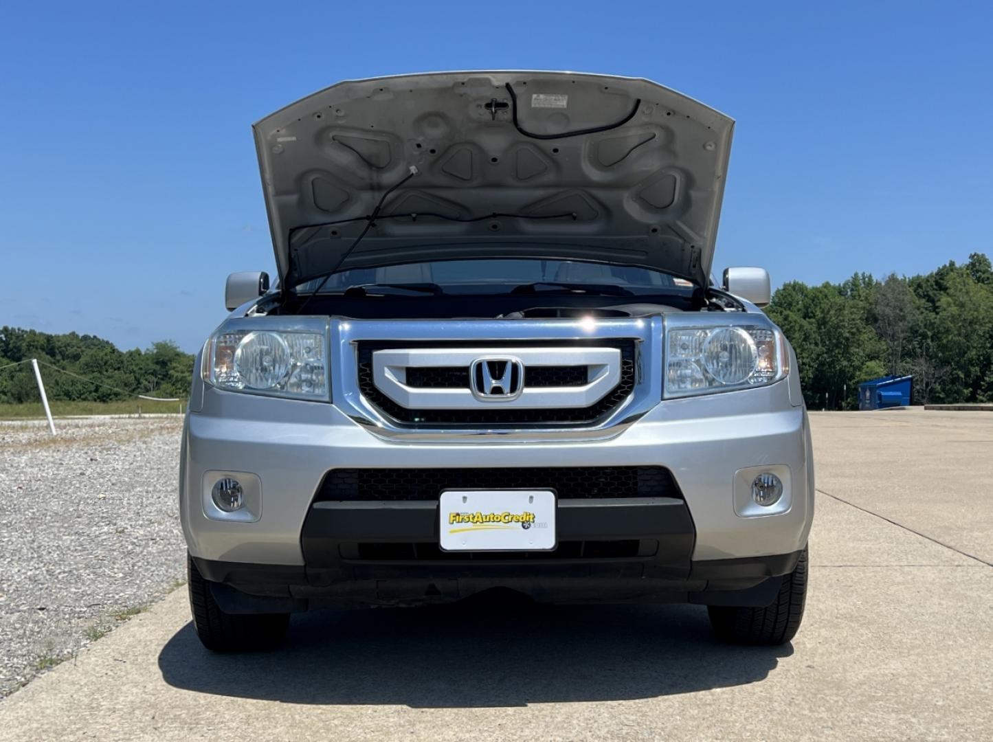 2011 SILVER /Gray Leather Honda Pilot EX-L 4WD (5FNYF4H59BB) with an 3.5L V6 engine, Automatic transmission, located at 506 S. Kingshighway, Cape Girardeau, MO, 63703, (573) 235-5000, 37.294991, -89.553635 - 2011 Honda Pilot EX-L 194xxx miles All Wheel Drive 3.5L V6 Automatic Leather 3rd Row Backup Camera Power/Heated Seats Sunroof Bluetooth Cruise Power Windows/Locks/Mirrors We have financing available and we accept trades! Fill out a credit application on our website or come by today! If - Photo#32