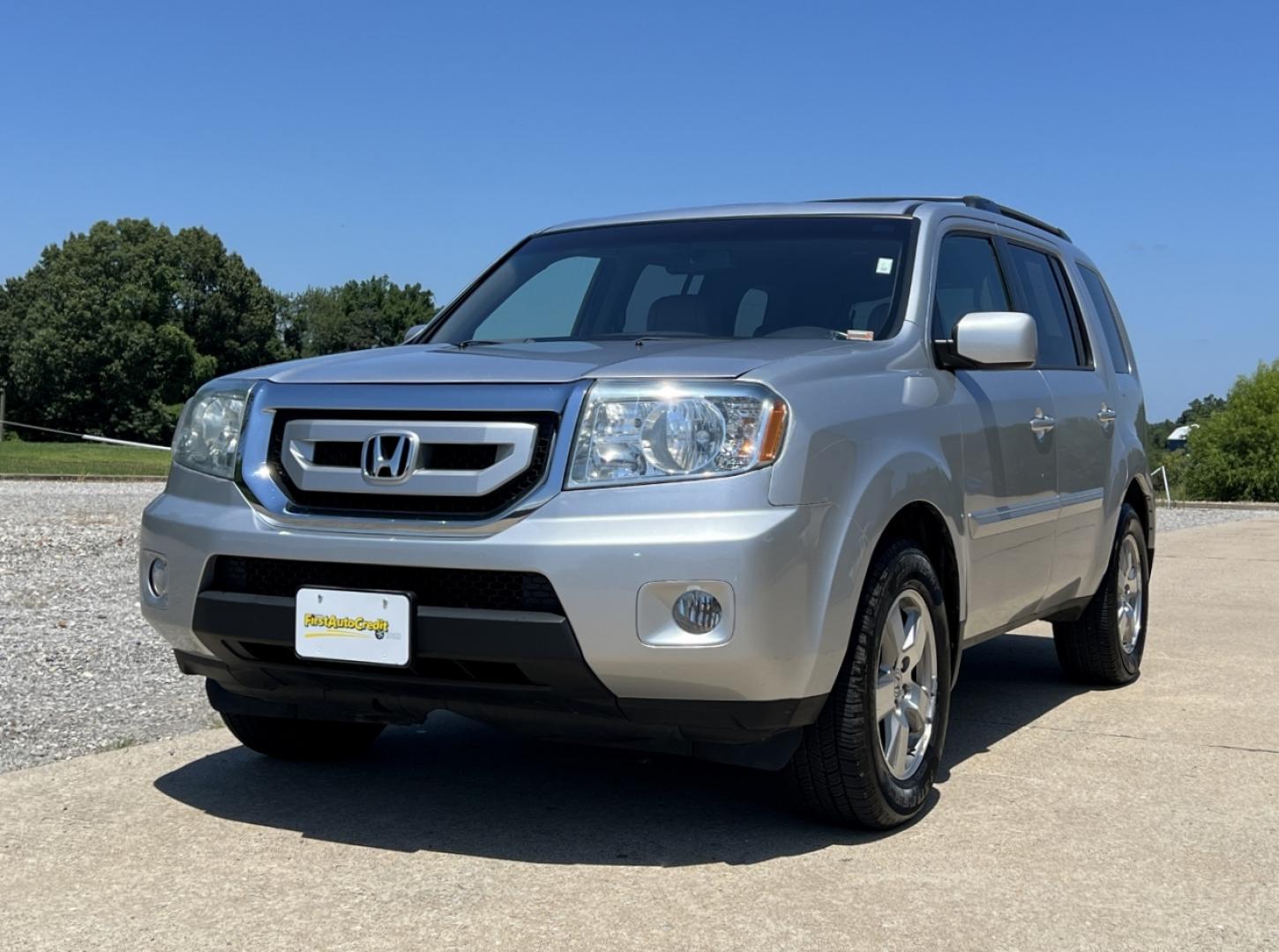 2011 SILVER /Gray Leather Honda Pilot EX-L 4WD (5FNYF4H59BB) with an 3.5L V6 engine, Automatic transmission, located at 506 S. Kingshighway, Cape Girardeau, MO, 63703, (573) 235-5000, 37.294991, -89.553635 - 2011 Honda Pilot EX-L 194xxx miles All Wheel Drive 3.5L V6 Automatic Leather 3rd Row Backup Camera Power/Heated Seats Sunroof Bluetooth Cruise Power Windows/Locks/Mirrors We have financing available and we accept trades! Fill out a credit application on our website or come by today! If - Photo#7