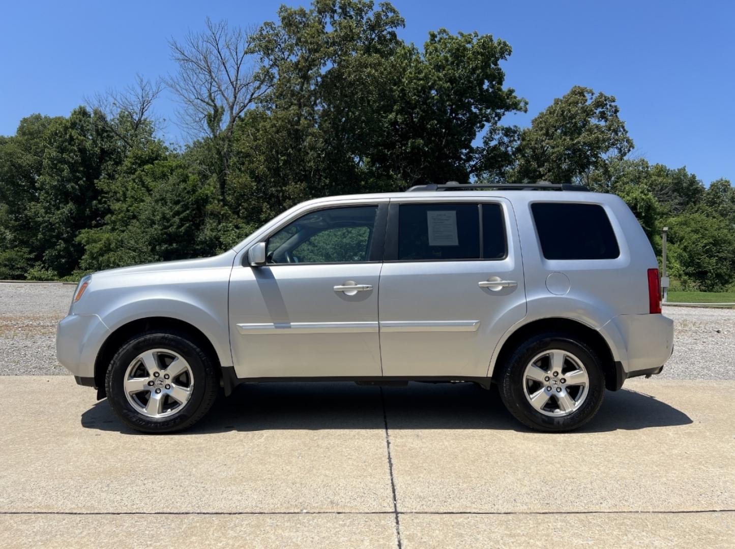 2011 SILVER /Gray Leather Honda Pilot EX-L 4WD (5FNYF4H59BB) with an 3.5L V6 engine, Automatic transmission, located at 506 S. Kingshighway, Cape Girardeau, MO, 63703, (573) 235-5000, 37.294991, -89.553635 - 2011 Honda Pilot EX-L 194xxx miles All Wheel Drive 3.5L V6 Automatic Leather 3rd Row Backup Camera Power/Heated Seats Sunroof Bluetooth Cruise Power Windows/Locks/Mirrors We have financing available and we accept trades! Fill out a credit application on our website or come by today! If - Photo#8