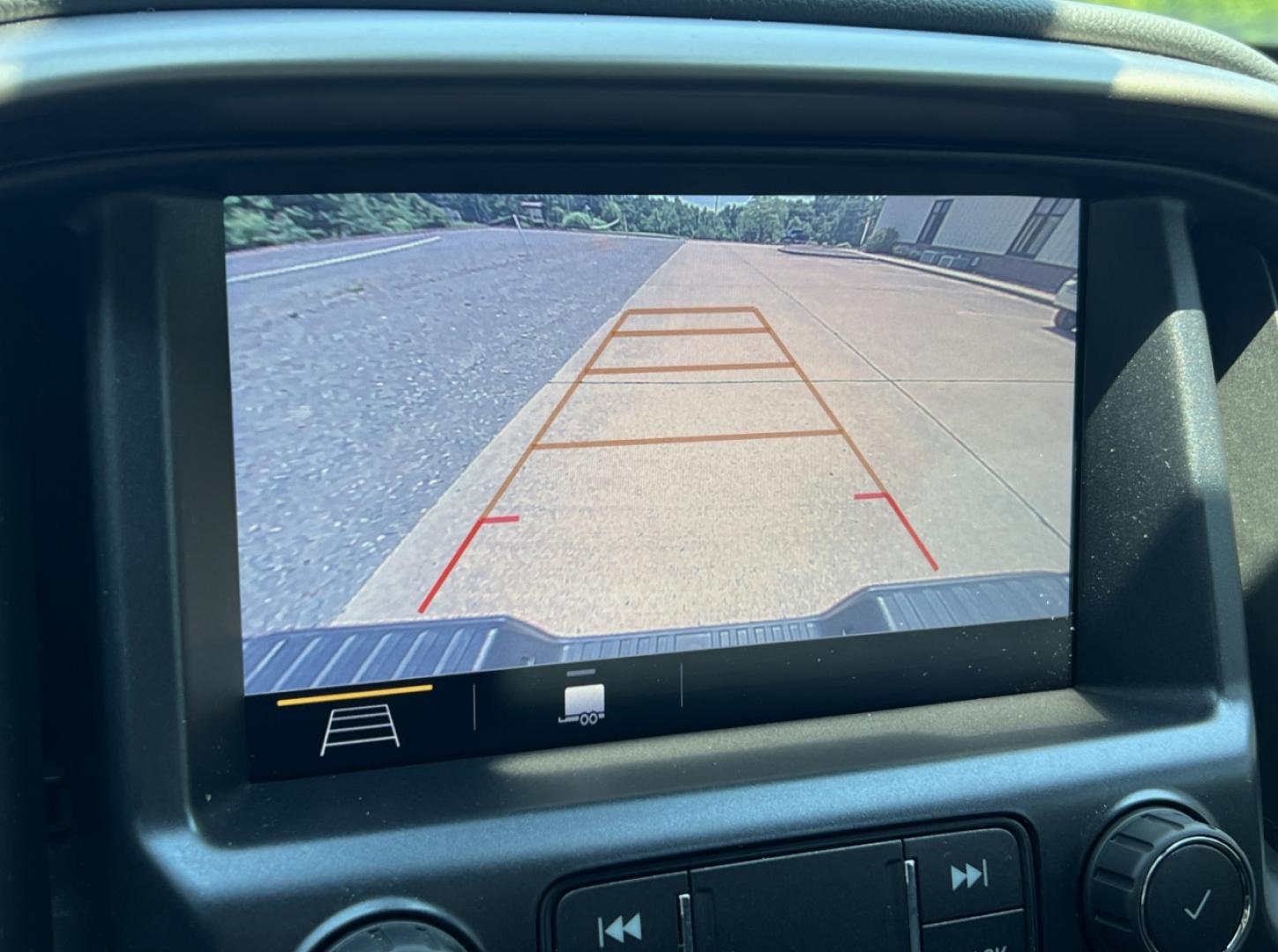 2021 GRAY /Gray Cloth/Leatherette Chevrolet Colorado Z71 Off Road Crew Cab Long Box 4WD (1GCGTDEN0M1) with an 3.6L V6 engine, Automatic transmission, located at 506 S. Kingshighway, Cape Girardeau, MO, 63703, (573) 235-5000, 37.294991, -89.553635 - 2021 Chevrolet Colorado Z71 Off Road Only 34xxx miles 4x4 3.6L V6 Automatic Cloth/Leatherette Backup Camera Power Driver Seat Heated Seats Bluetooth Remote Start Cruise Power Windows/Locks/Mirrors We have financing available and we accept trades! Fill out a credit application on our web - Photo#3