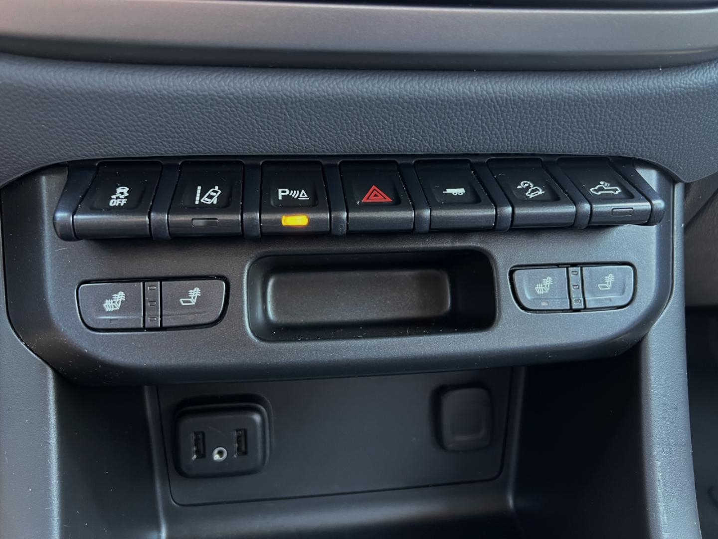 2021 GRAY /Gray Cloth/Leatherette Chevrolet Colorado Z71 Off Road Crew Cab Long Box 4WD (1GCGTDEN0M1) with an 3.6L V6 engine, Automatic transmission, located at 506 S. Kingshighway, Cape Girardeau, MO, 63703, (573) 235-5000, 37.294991, -89.553635 - 2021 Chevrolet Colorado Z71 Off Road Only 34xxx miles 4x4 3.6L V6 Automatic Cloth/Leatherette Backup Camera Power Driver Seat Heated Seats Bluetooth Remote Start Cruise Power Windows/Locks/Mirrors We have financing available and we accept trades! Fill out a credit application on our web - Photo#4