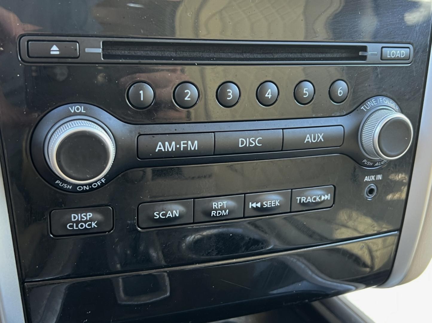 2014 WHITE /Tan Nissan Pathfinder S 4WD (5N1AR2MM1EC) with an 3.5L V6 engine, Continuously Variable Transmission transmission, located at 2990 Old Orchard Rd., Jackson, MO, 63755, 37.354214, -89.612106 - 2014 Nissan Pathfinder S 142xxx miles 4 Wheel Drive 3.5L V6 Automatic 3rd Row Backup Camera Cruise Power Windows/Locks/Mirrors We have financing available and we accept trades! Fill out a credit application on our website or come by today! If you have any questions, give us a call at (573) - Photo#25