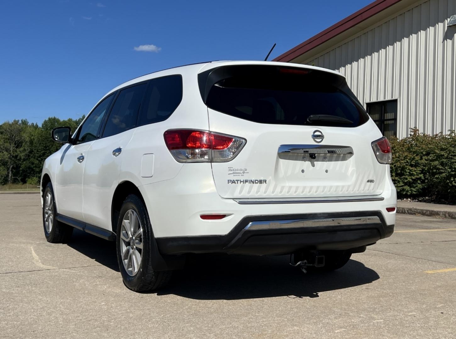 2014 WHITE /Tan Nissan Pathfinder S 4WD (5N1AR2MM1EC) with an 3.5L V6 engine, Continuously Variable Transmission transmission, located at 2990 Old Orchard Rd., Jackson, MO, 63755, 37.354214, -89.612106 - 2014 Nissan Pathfinder S 142xxx miles 4 Wheel Drive 3.5L V6 Automatic 3rd Row Backup Camera Cruise Power Windows/Locks/Mirrors We have financing available and we accept trades! Fill out a credit application on our website or come by today! If you have any questions, give us a call at (573) - Photo#8