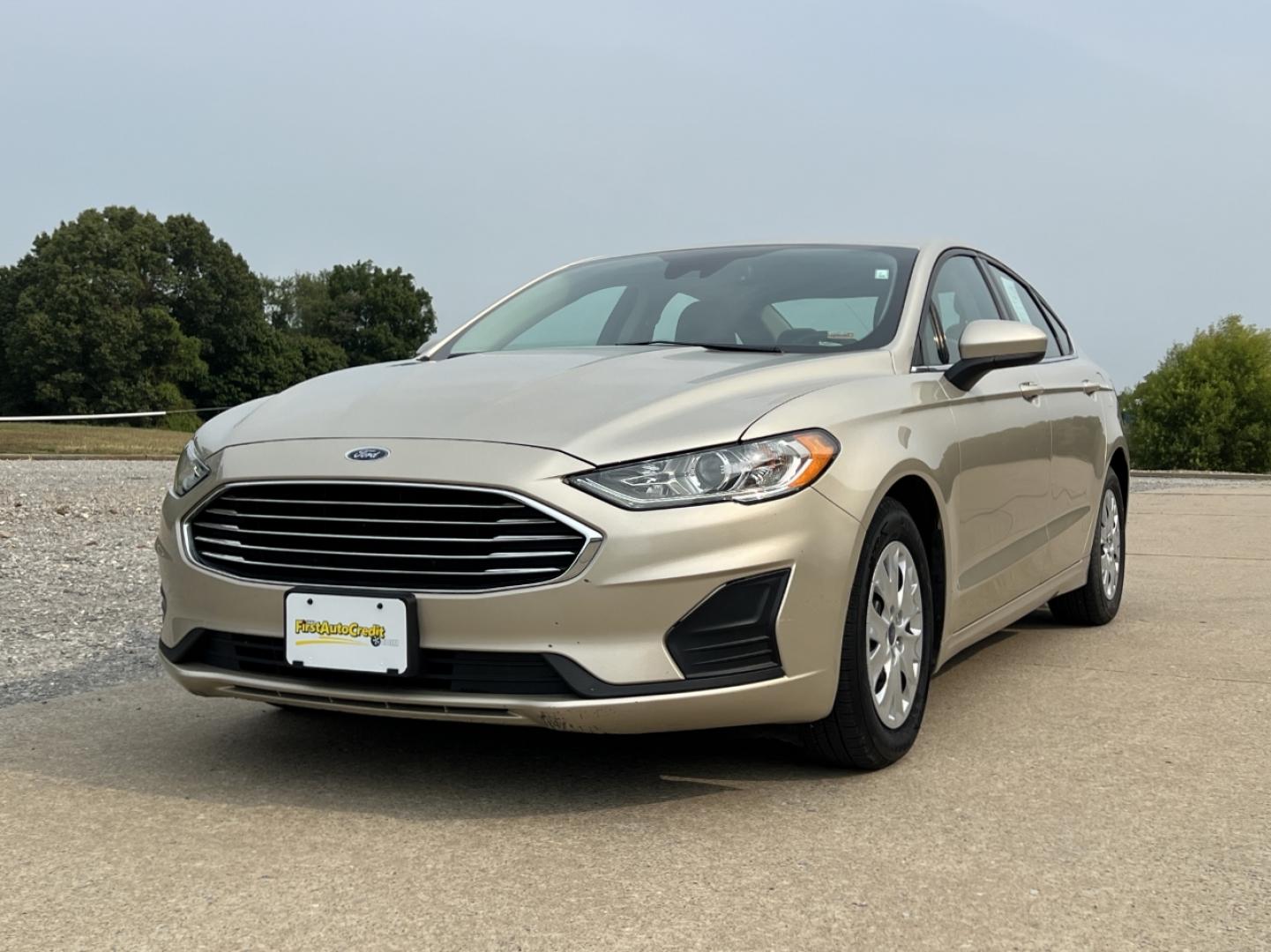 2019 GOLD /Tan Cloth Ford Fusion S (3FA6P0G79KR) with an 2.5L 4 Cyl. engine, Automatic transmission, located at 2990 Old Orchard Rd., Jackson, MO, 63755, 37.354214, -89.612106 - 2019 Ford Fusion S Only 57xxx miles Front Wheel Drive 2.5L 4 Cyl. Automatic Backup Camera Bluetooth Cruise Power Windows/Locks/Mirrors We have financing available and we accept trades! Fill out a credit application on our website or come by today! If you have any questions, give us a call - Photo#3