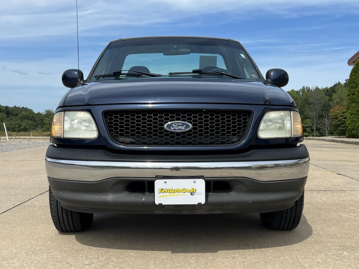 2002 BLUE /Gray Cloth Ford F-150 XLT Flareside 2WD (2FTRF07252C) with an 4.2L V6 engine, Automatic transmission, located at 2990 Old Orchard Rd., Jackson, MO, 63755, 37.354214, -89.612106 - 2002 Ford F-150 XLT 114xxx miles Rear Wheel Drive 4.2L V6 Automatic Cruise Power Windows/Locks/Mirrors We have financing available and we accept trades! Fill out a credit application on our website or come by today! If you have any questions, give us a call at (573) 204-7777 or visit our web - Photo#8